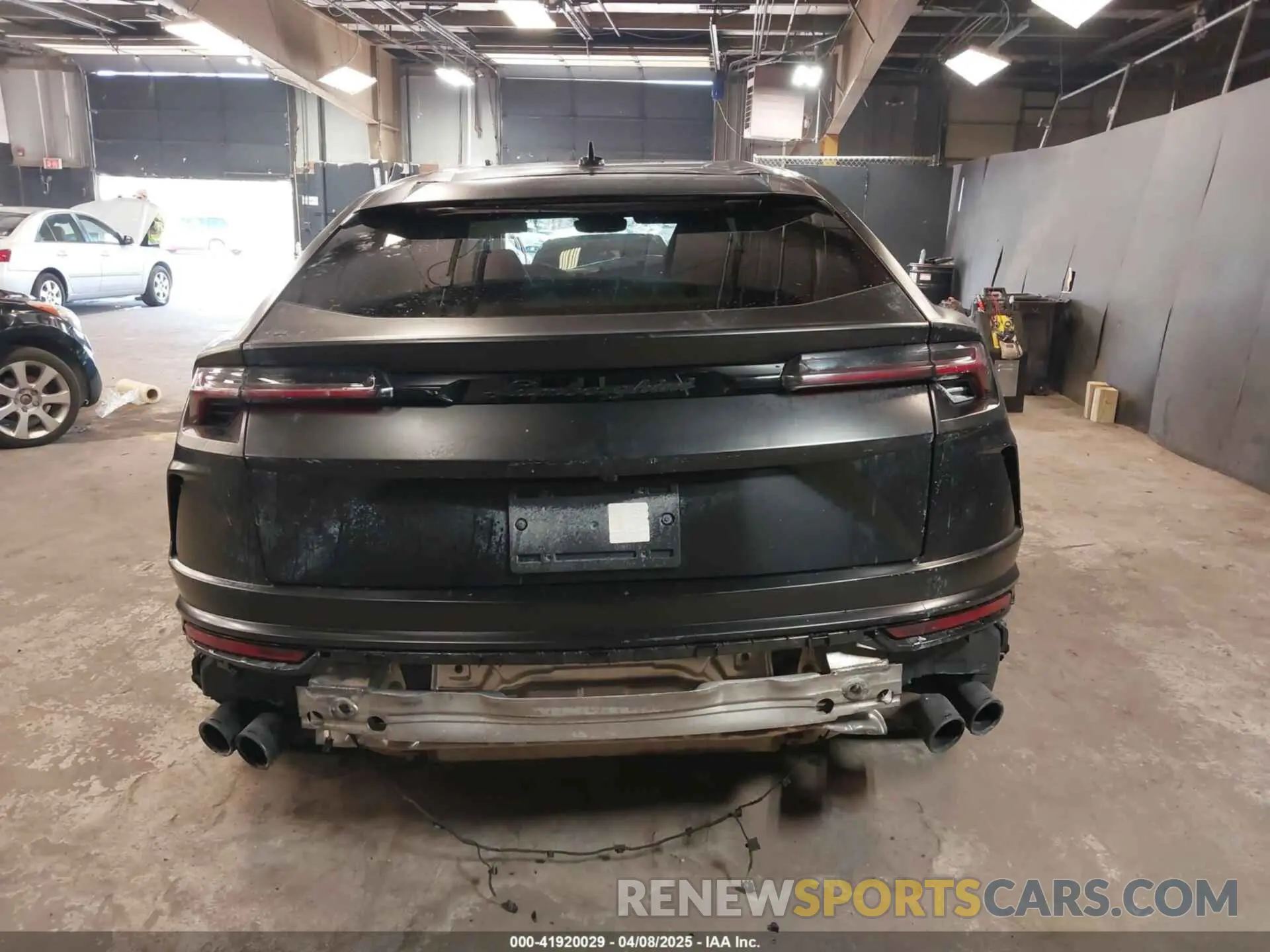 16 fotografías del automóvil dañado ZPBUA1ZL4KLA03222 LAMBORGHINI URUS 2019