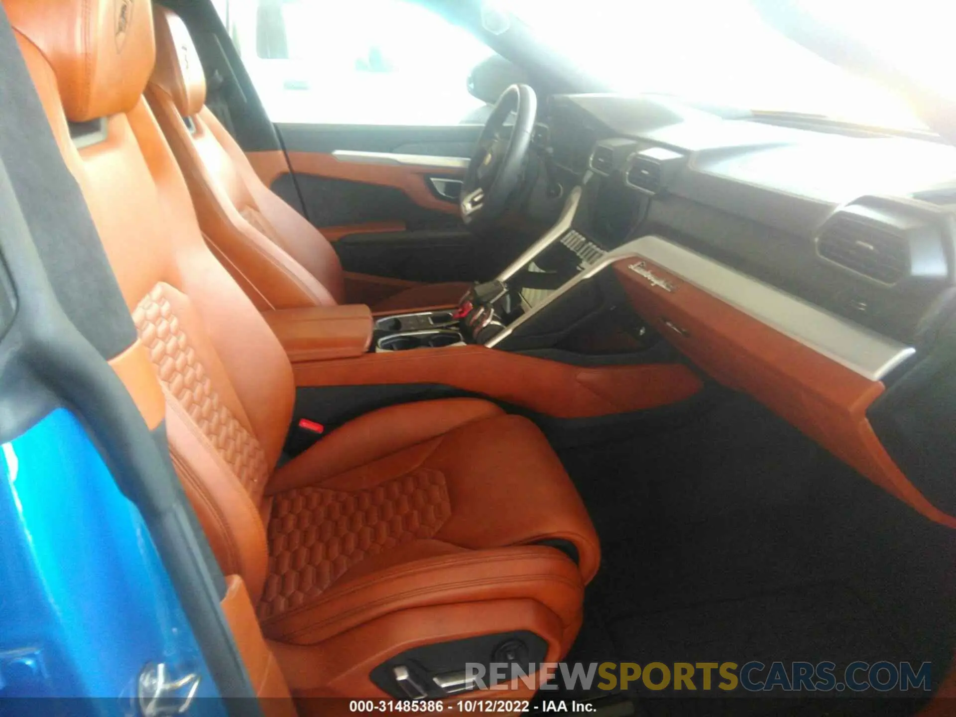 5 fotografías del automóvil dañado ZPBUA1ZL7KLA02386 LAMBORGHINI URUS 2019
