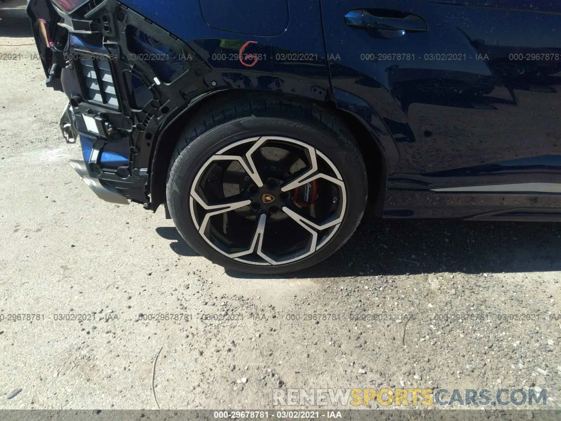 15 fotografías del automóvil dañado ZPBUA1ZL8KLA00999 LAMBORGHINI URUS 2019