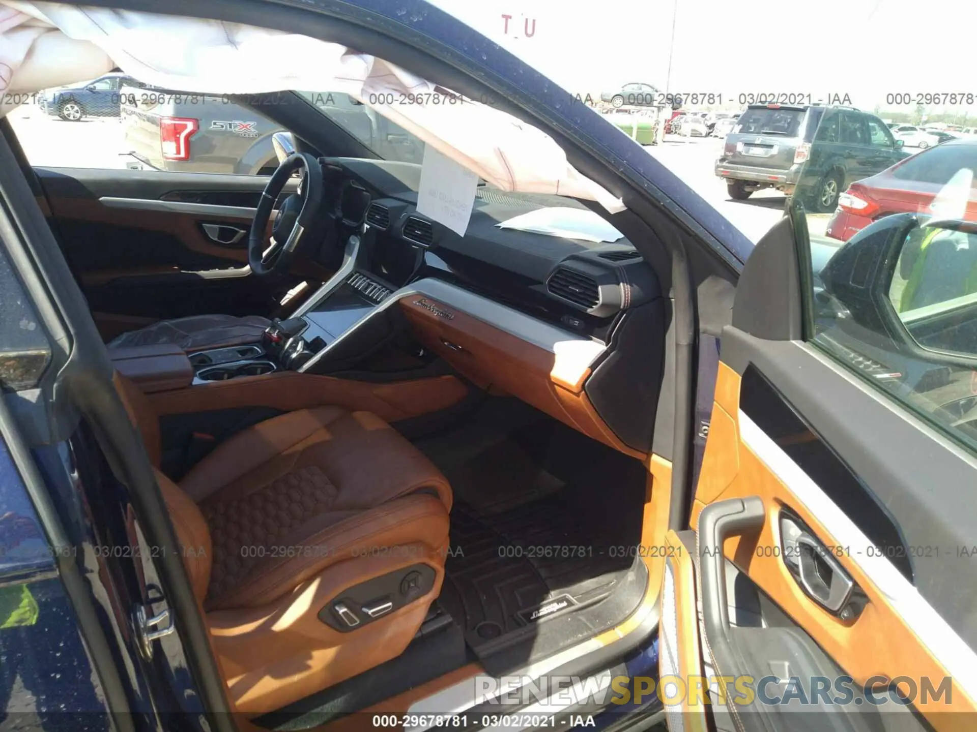 5 fotografías del automóvil dañado ZPBUA1ZL8KLA00999 LAMBORGHINI URUS 2019