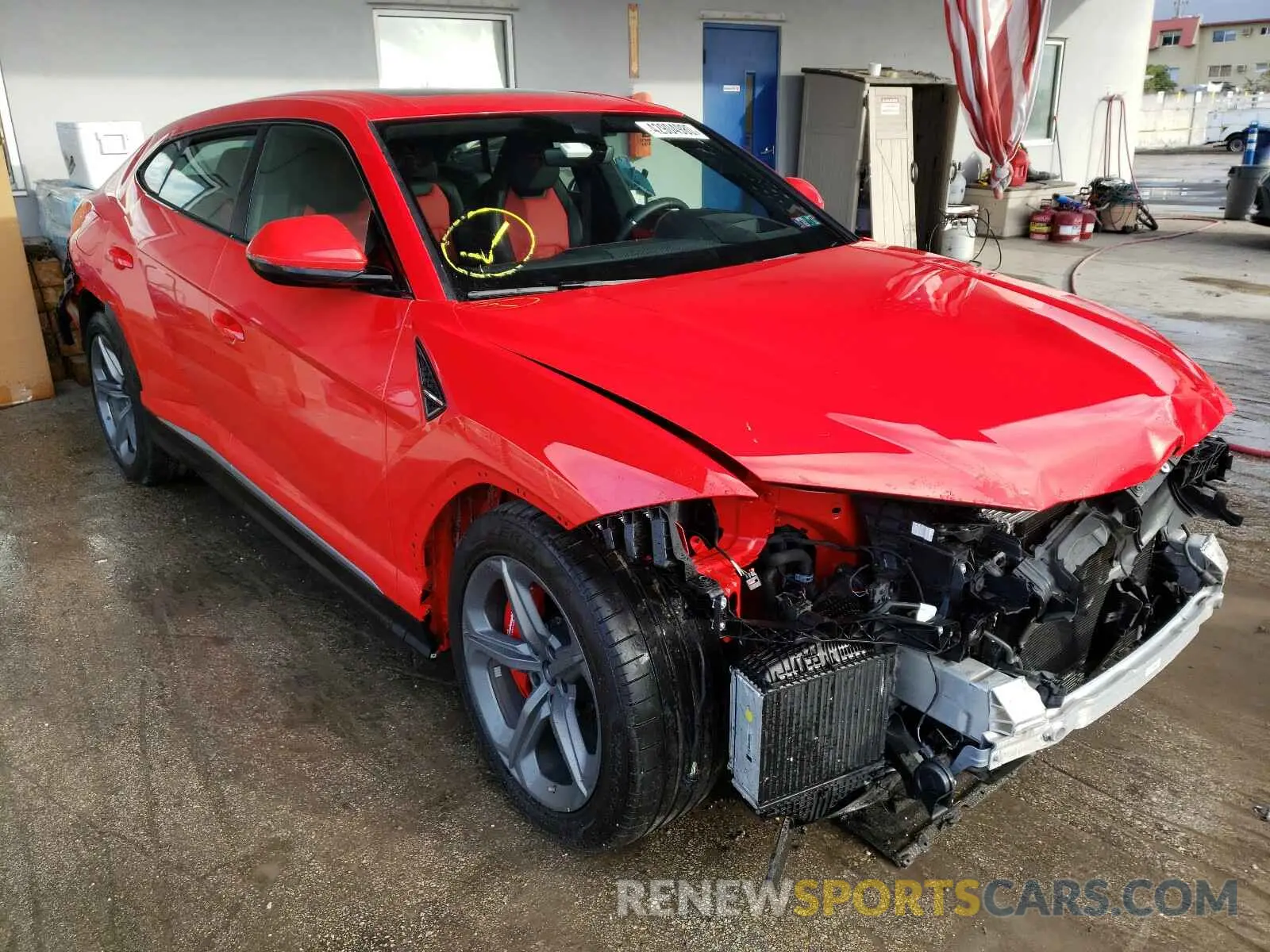 12 fotografías del automóvil dañado ZPBUA1ZL8KLA01103 LAMBORGHINI URUS 2019