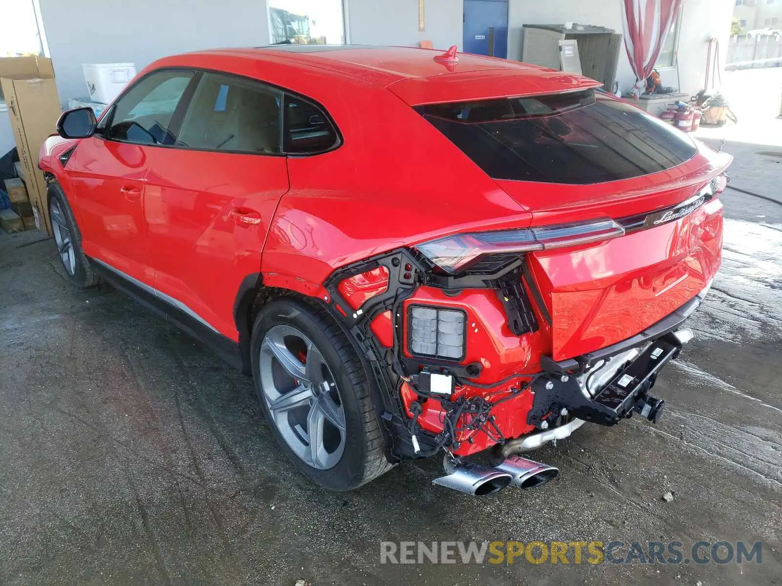 3 fotografías del automóvil dañado ZPBUA1ZL8KLA01103 LAMBORGHINI URUS 2019