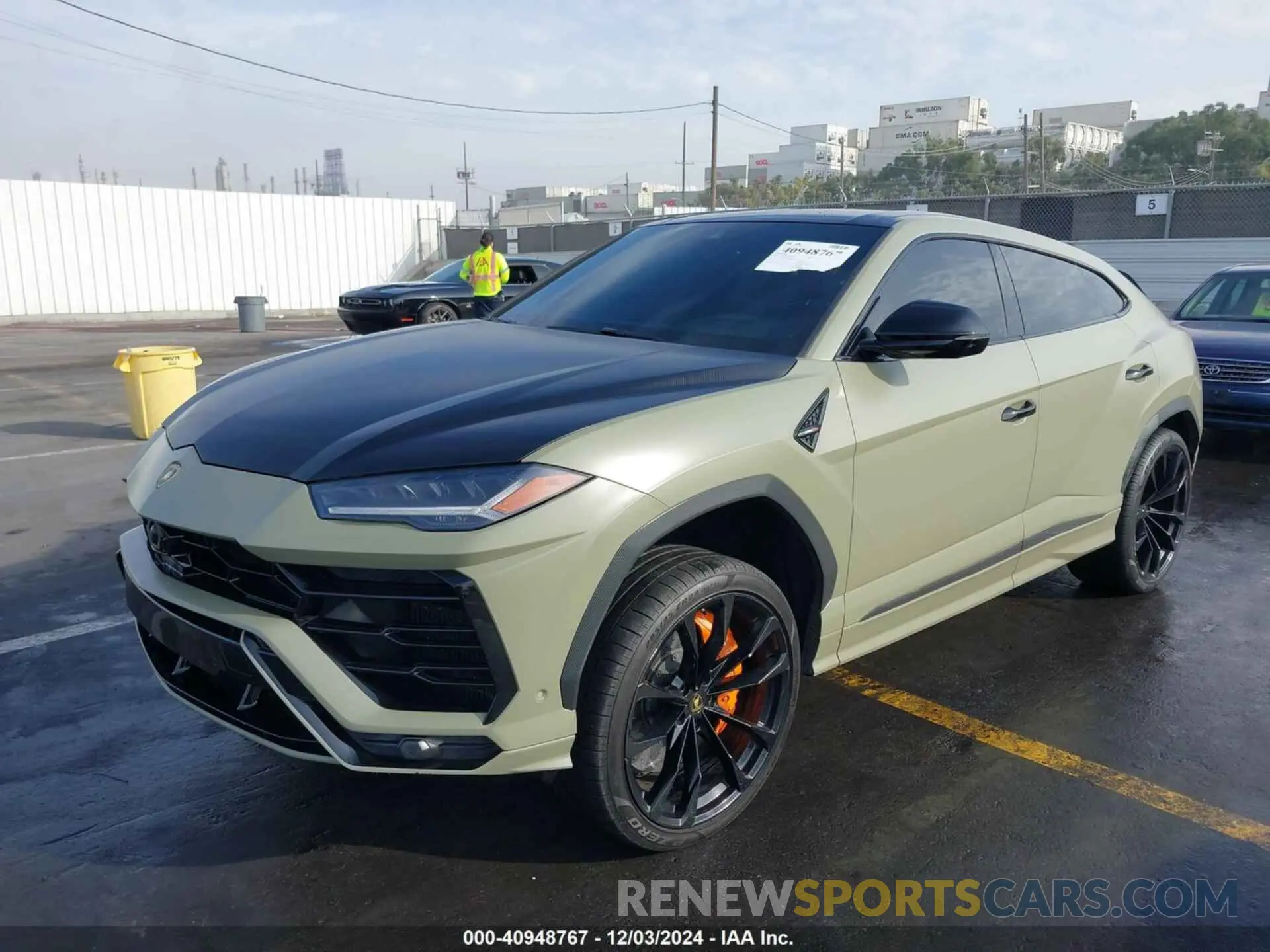 2 fotografías del automóvil dañado ZPBUA1ZL5LLA08057 LAMBORGHINI URUS 2020