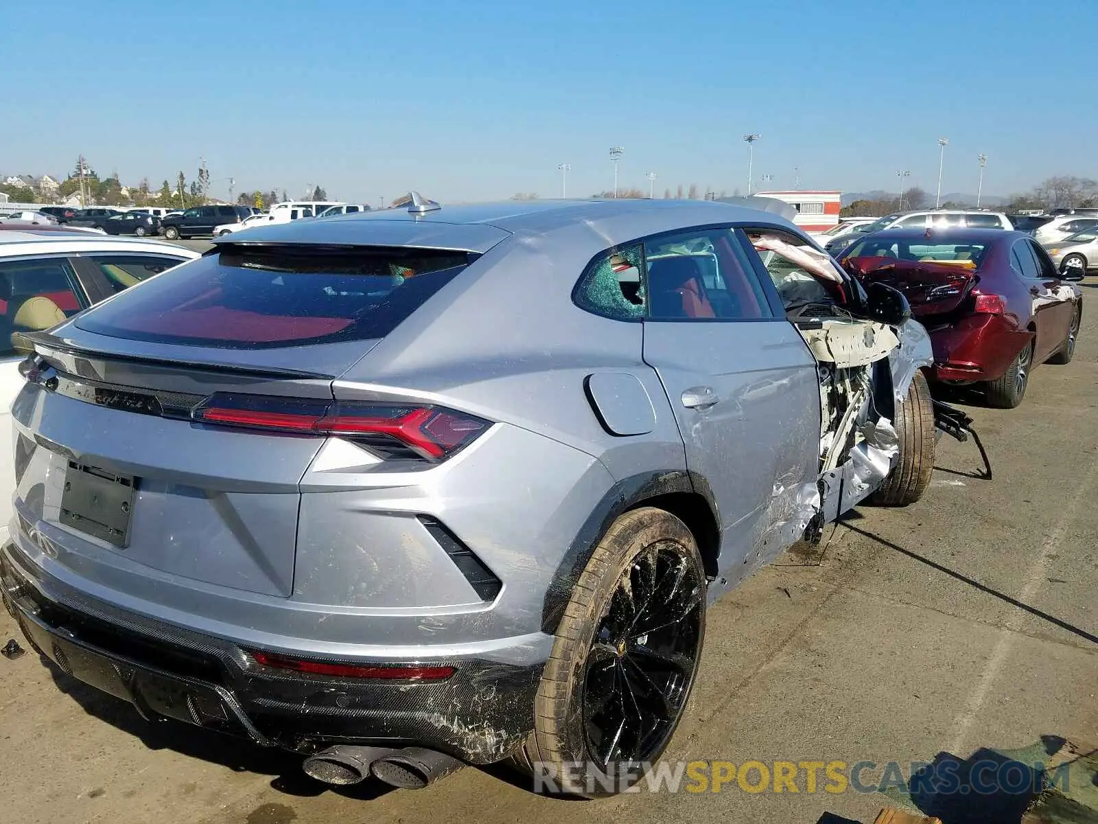 4 fotografías del automóvil dañado ZPBUA1ZL9LLA06599 LAMBORGHINI URUS 2020