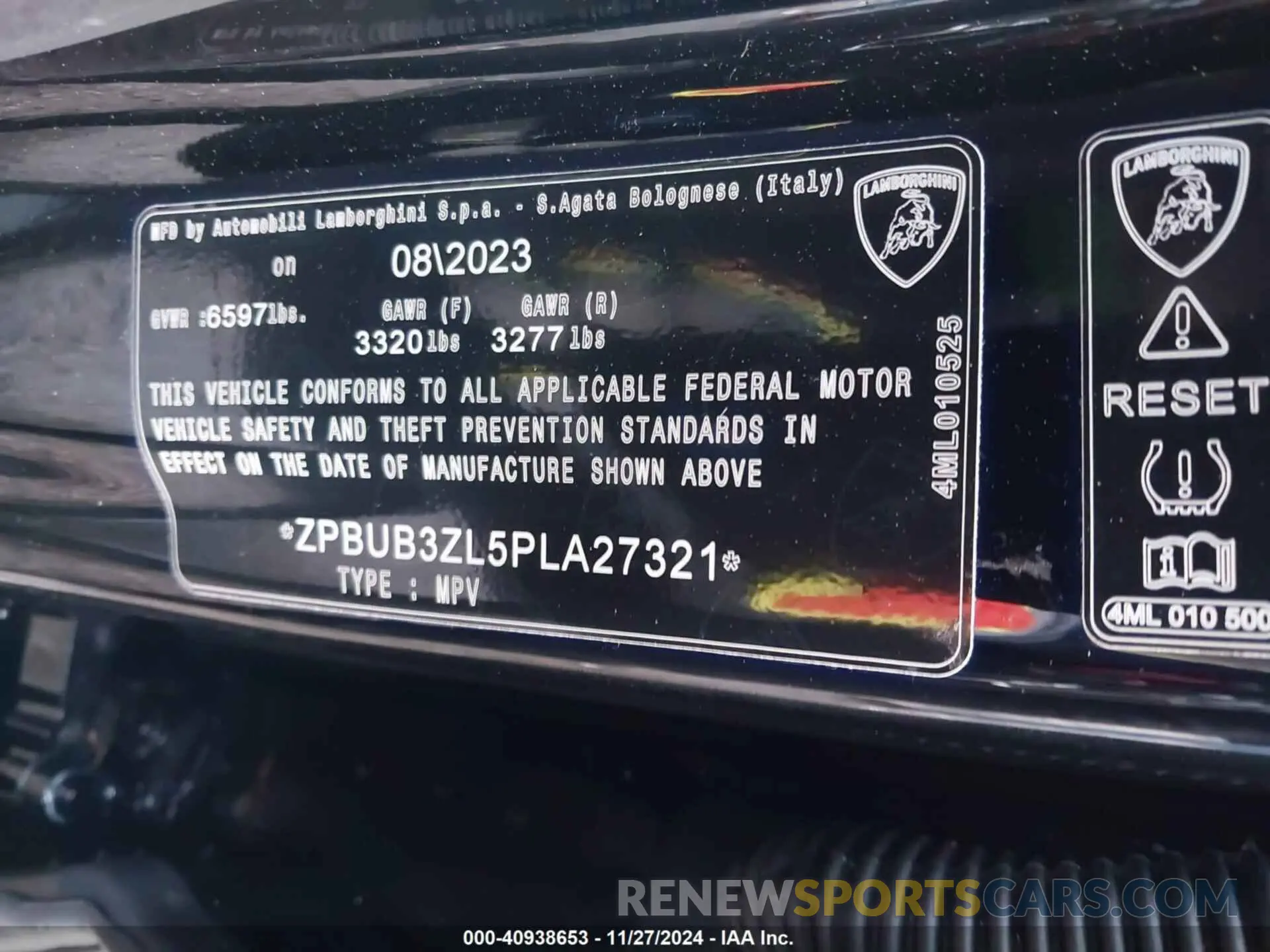 9 fotografías del automóvil dañado ZPBUB3ZL5PLA27321 LAMBORGHINI URUS 2023
