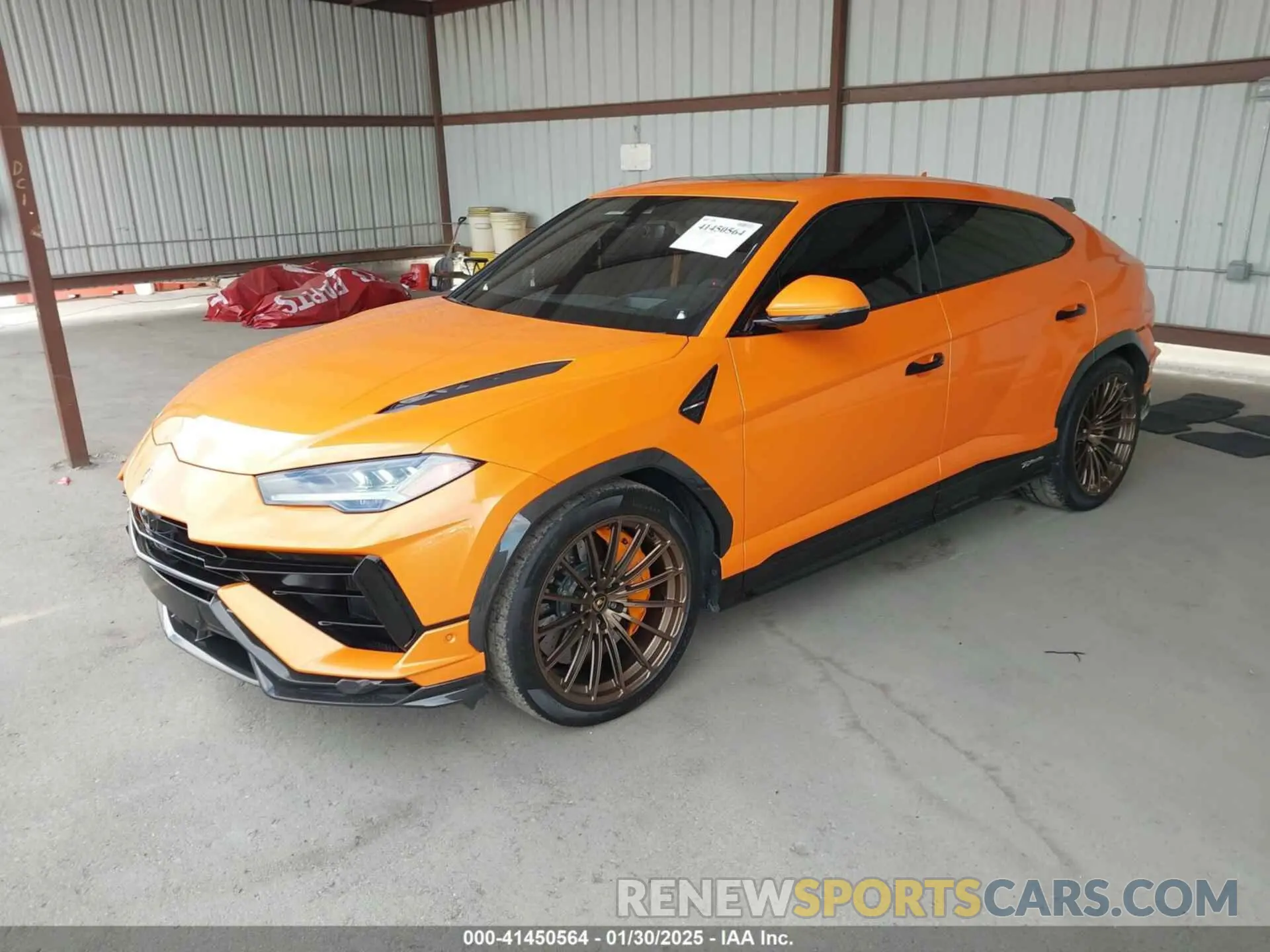 2 fotografías del automóvil dañado ZPBUC3ZL6PLA25073 LAMBORGHINI URUS 2023