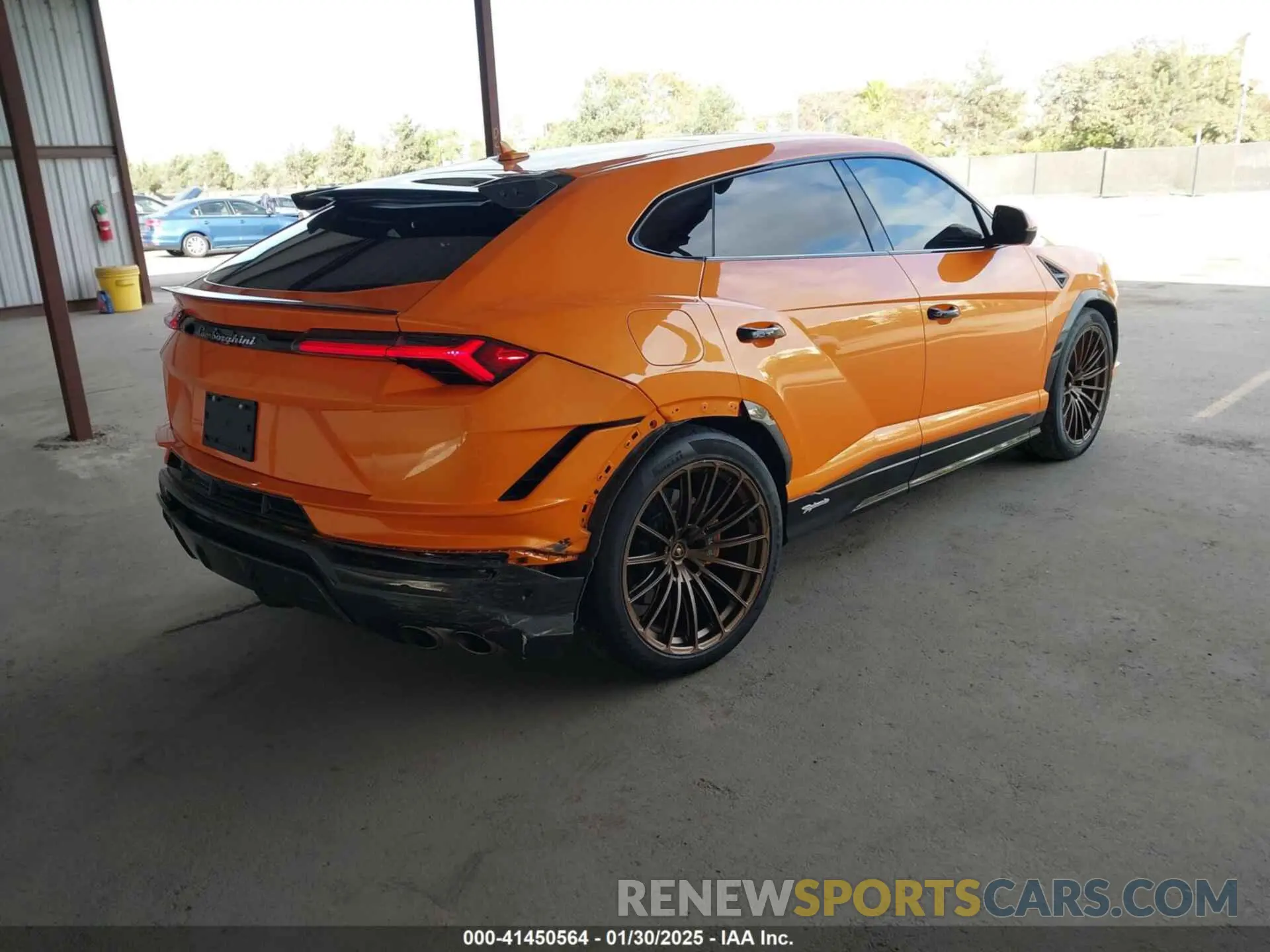 4 fotografías del automóvil dañado ZPBUC3ZL6PLA25073 LAMBORGHINI URUS 2023
