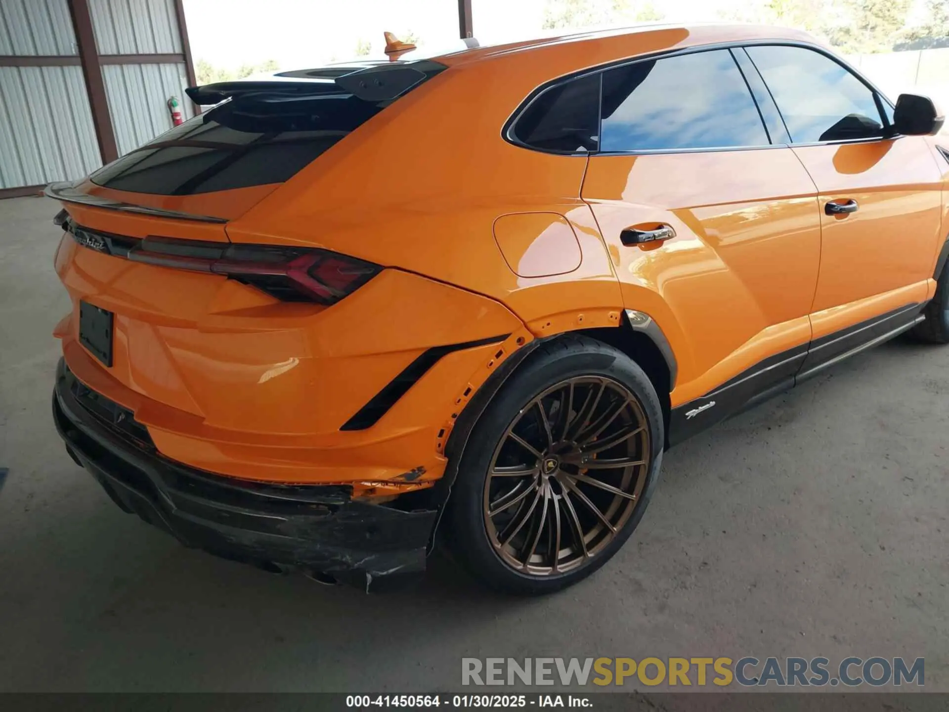 6 fotografías del automóvil dañado ZPBUC3ZL6PLA25073 LAMBORGHINI URUS 2023