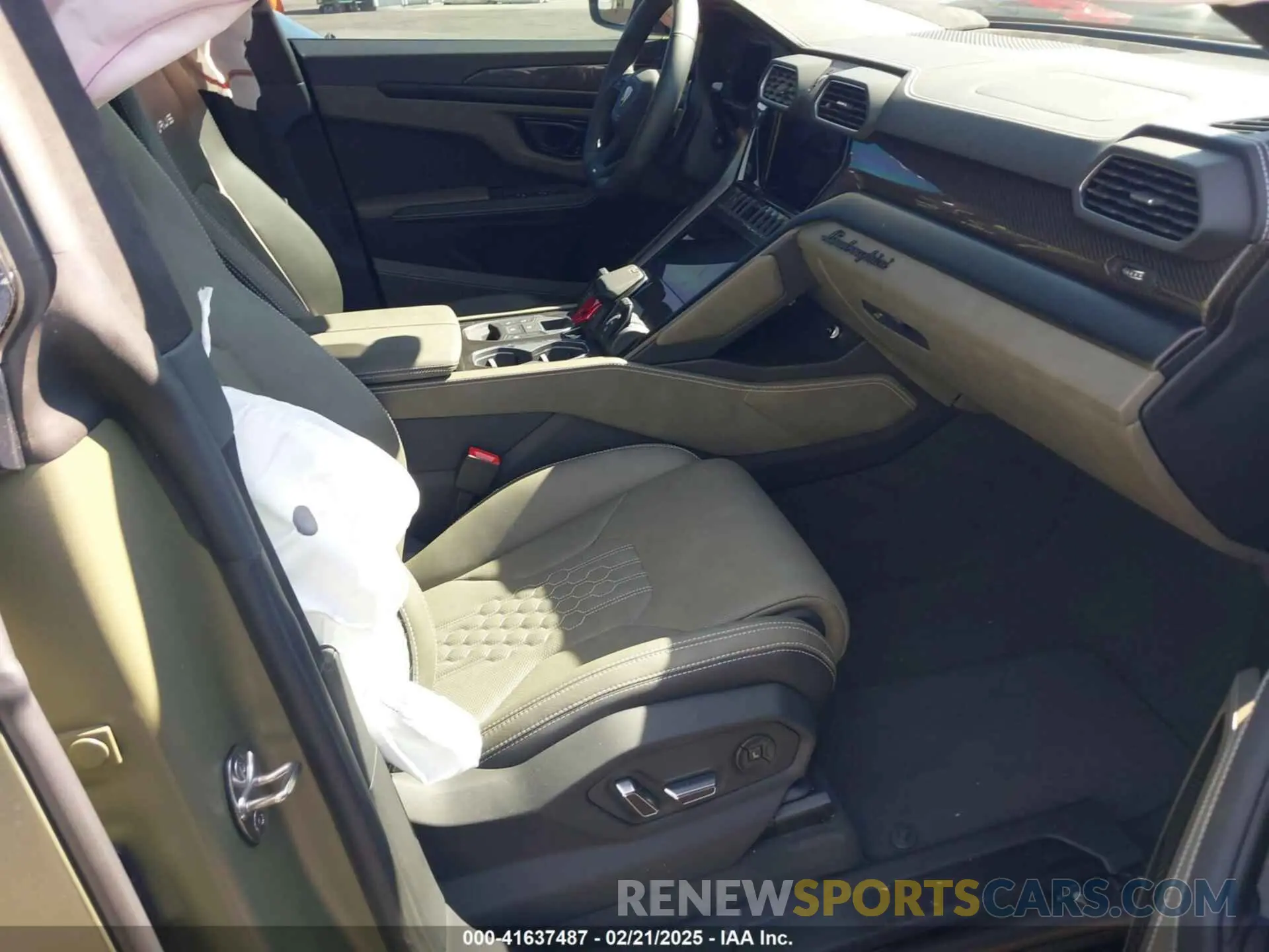 5 fotografías del automóvil dañado ZPBUB3ZL9RLA30855 LAMBORGHINI URUS 2024
