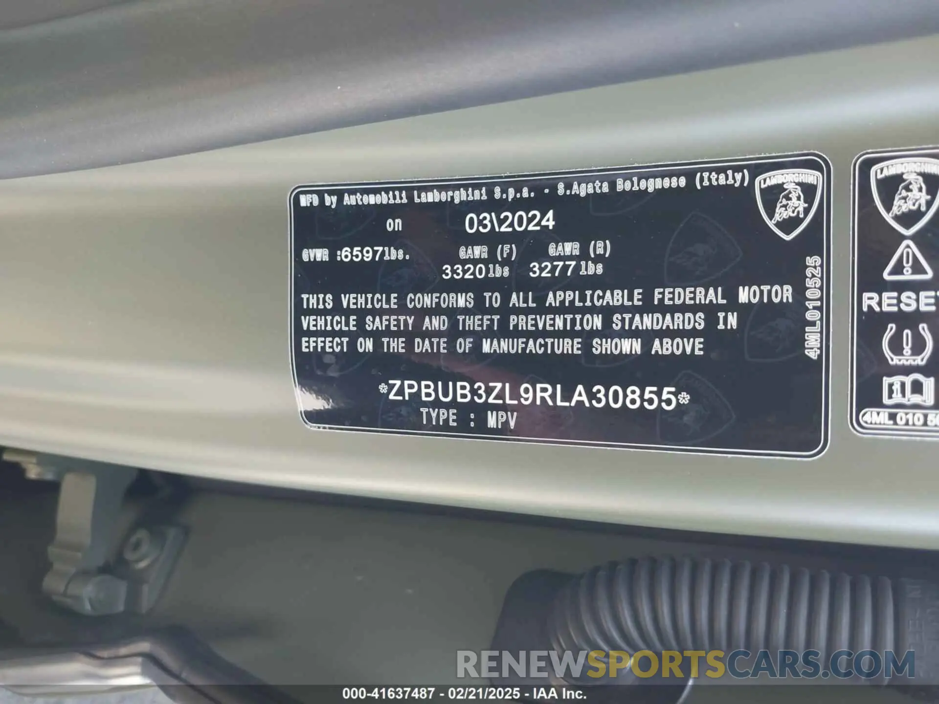 9 fotografías del automóvil dañado ZPBUB3ZL9RLA30855 LAMBORGHINI URUS 2024