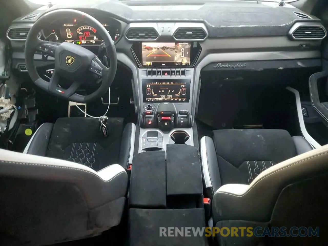 8 fotografías del automóvil dañado ZPBUC3ZL1PLA27460 LAMBORGHINI URUS PERFO 2023
