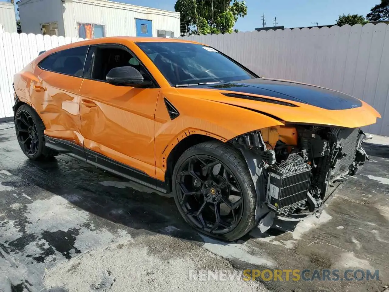 4 fotografías del automóvil dañado ZPBUC3ZL7PLA26958 LAMBORGHINI URUS PERFO 2023