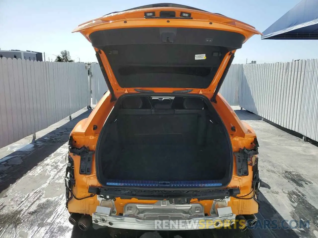 6 fotografías del automóvil dañado ZPBUC3ZL7PLA26958 LAMBORGHINI URUS PERFO 2023