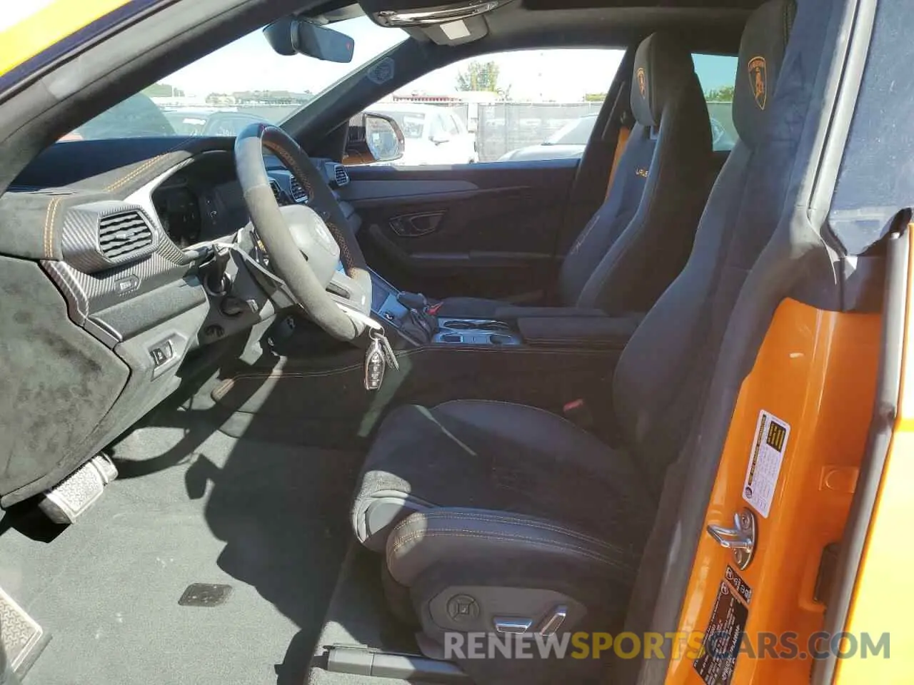 7 fotografías del automóvil dañado ZPBUC3ZL7PLA26958 LAMBORGHINI URUS PERFO 2023