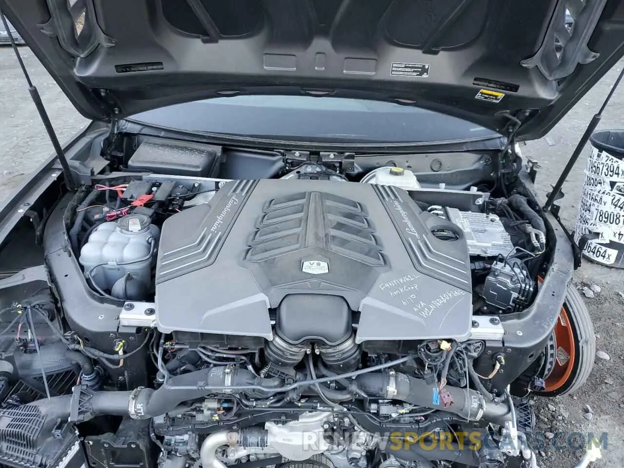 11 fotografías del automóvil dañado ZPBUC3ZL1RLA29034 LAMBORGHINI URUS PERFO 2024