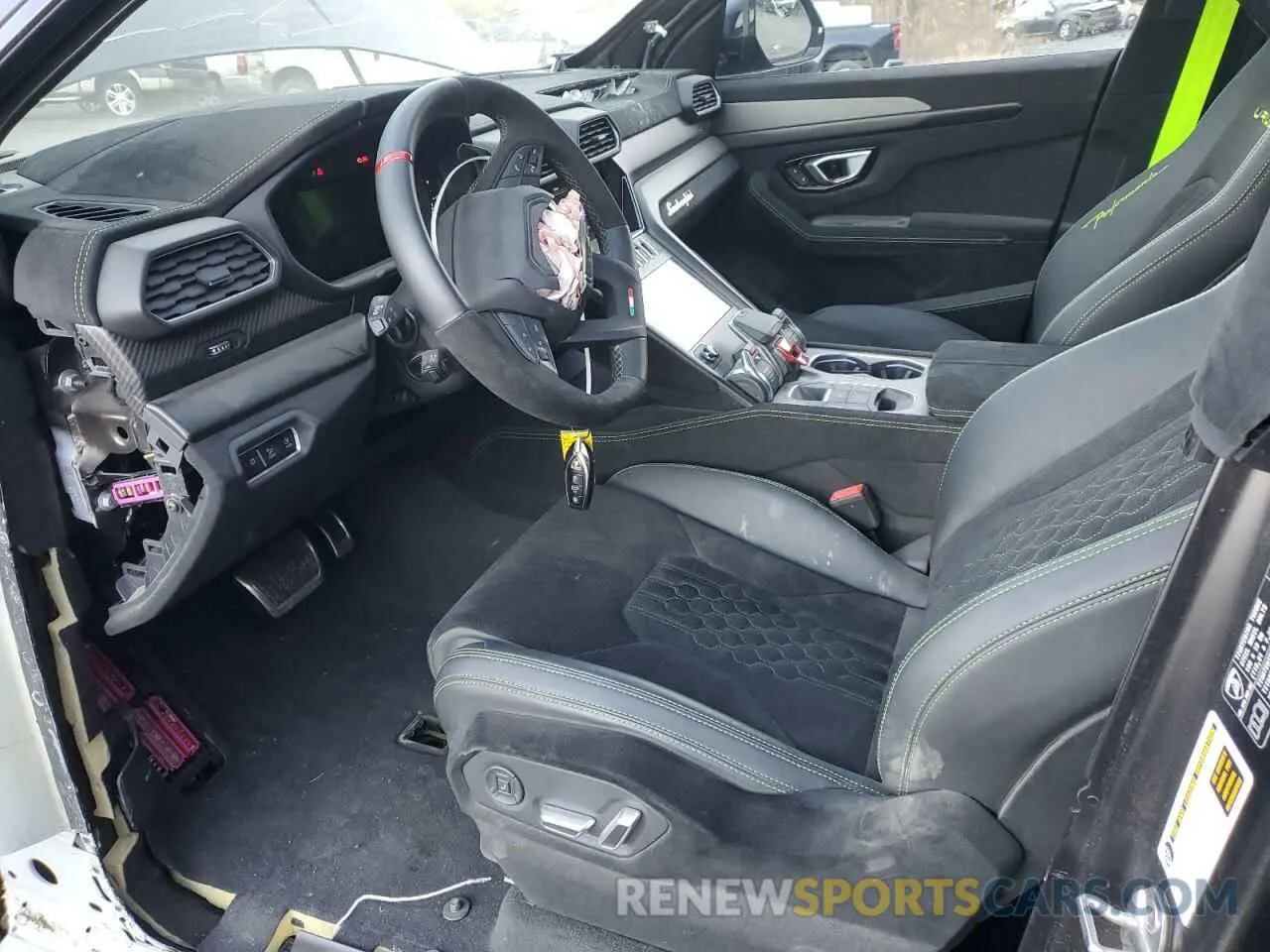 7 fotografías del automóvil dañado ZPBUC3ZL1RLA29034 LAMBORGHINI URUS PERFO 2024