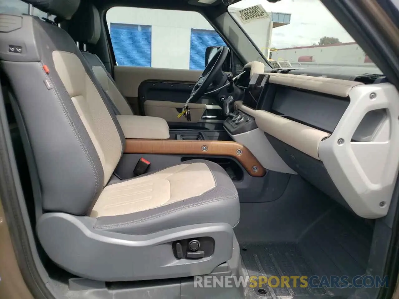 5 fotografías del automóvil dañado SALE26RUXN2069923 LAND ROVER ALL OTHER 2022
