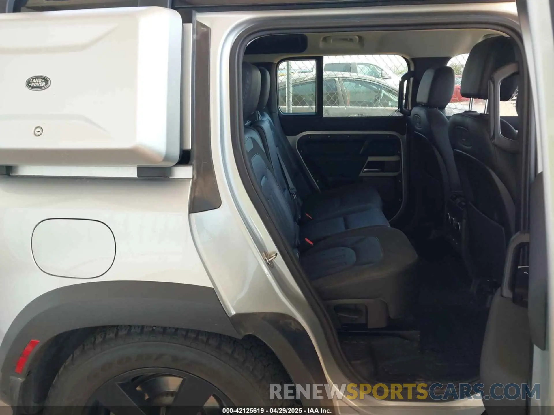 8 fotografías del automóvil dañado SALE1EEU3L2005075 LAND ROVER DEFENDER 2020