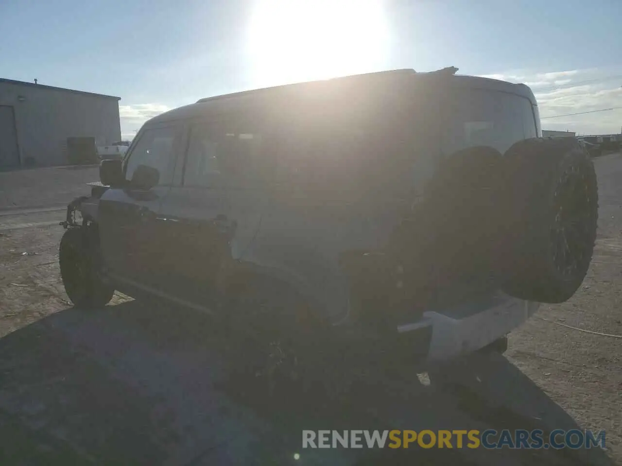 2 fotografías del automóvil dañado SALE97EU9L2016943 LAND ROVER DEFENDER 2020