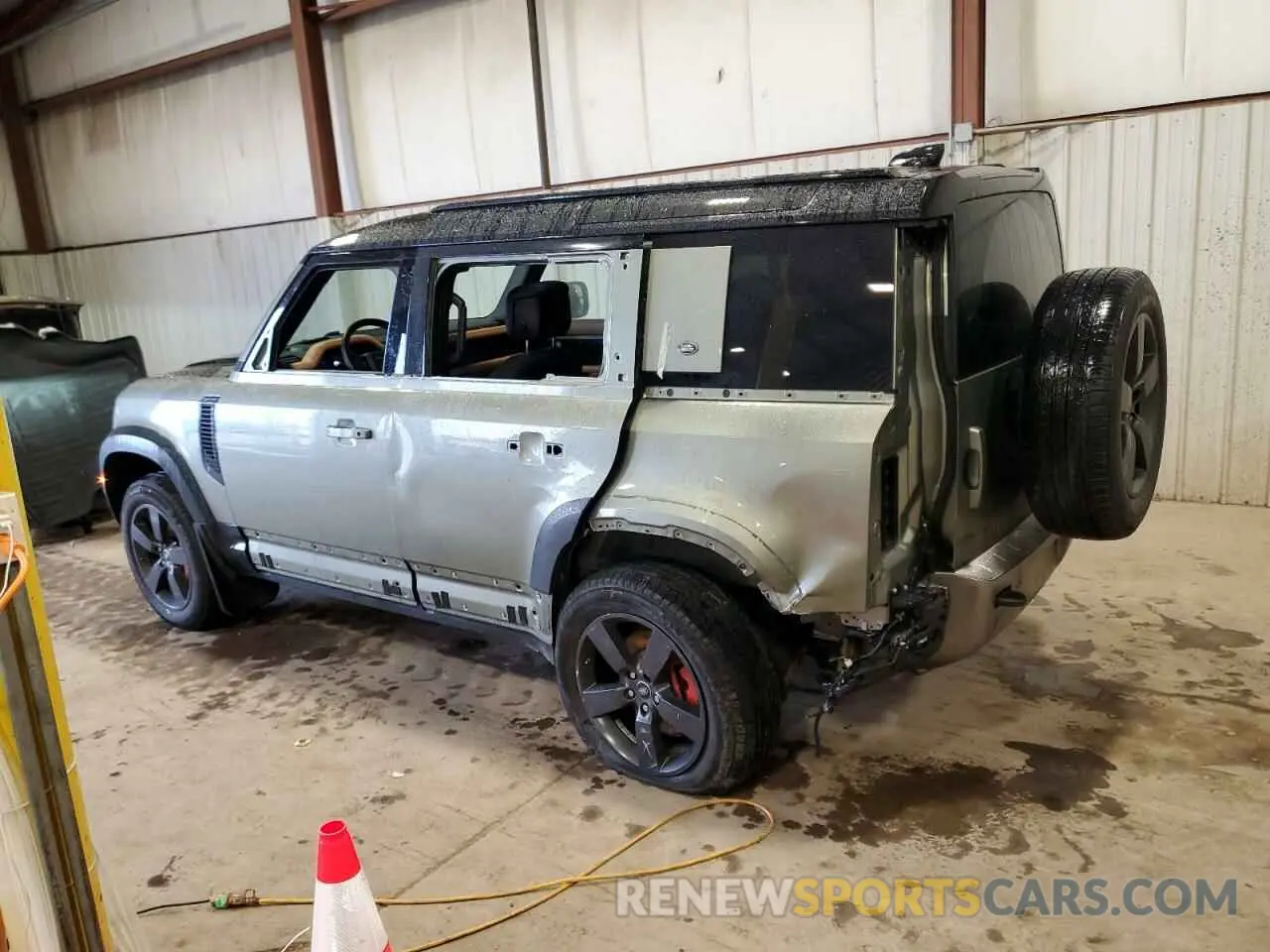 2 fotografías del automóvil dañado SALEX7EU4L2022865 LAND ROVER DEFENDER 2020