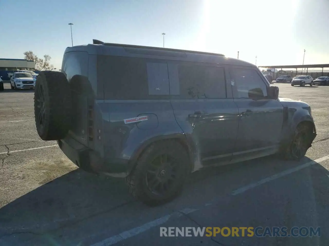 3 fotografías del automóvil dañado SALEJ7RX6M2035267 LAND ROVER DEFENDER 2021