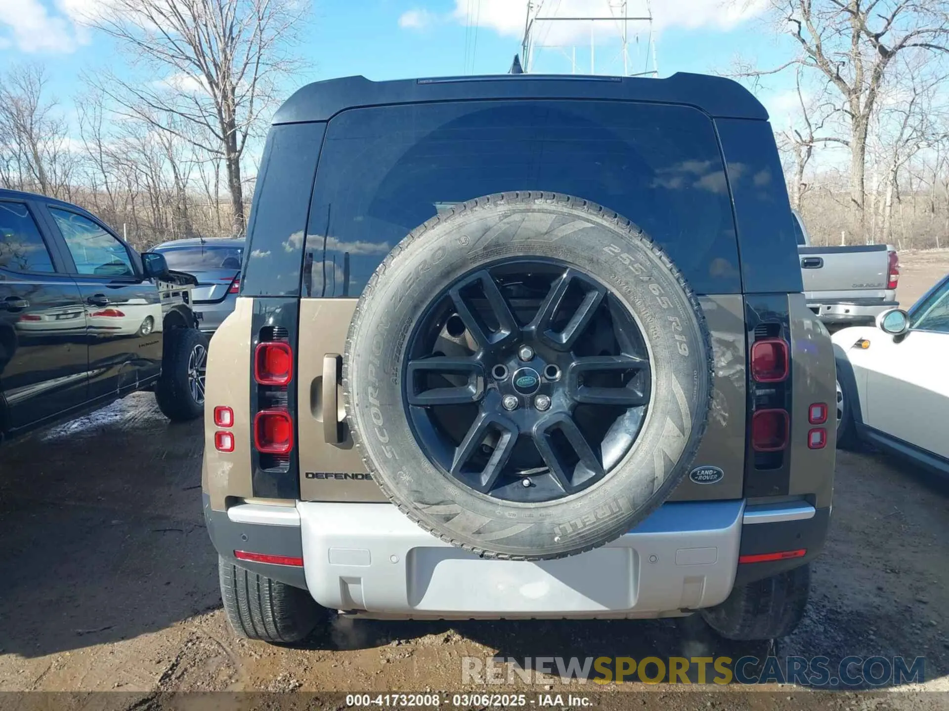 16 fotografías del automóvil dañado SALEJERX5M2041372 LAND ROVER DEFENDER 2021
