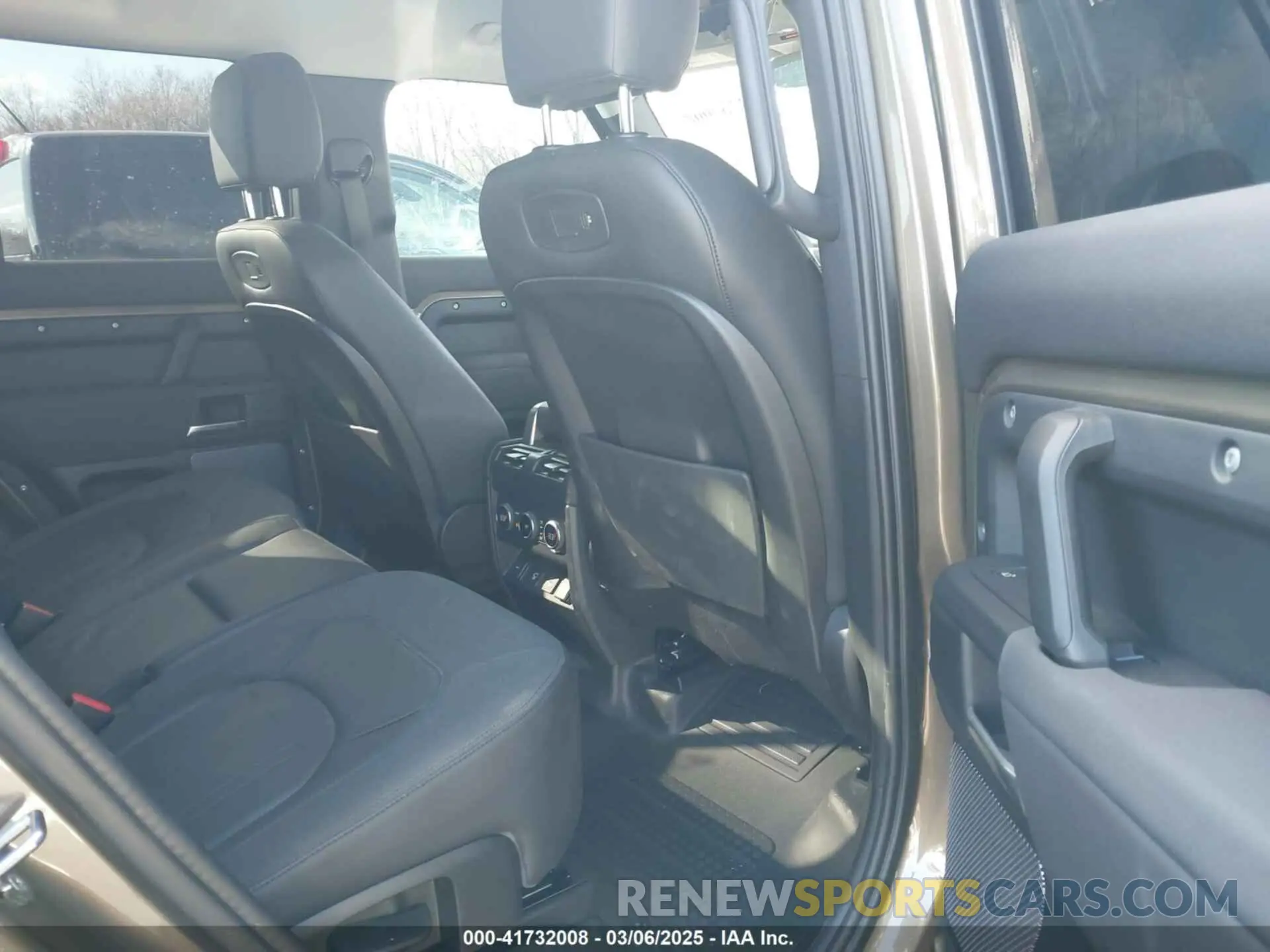 8 fotografías del automóvil dañado SALEJERX5M2041372 LAND ROVER DEFENDER 2021