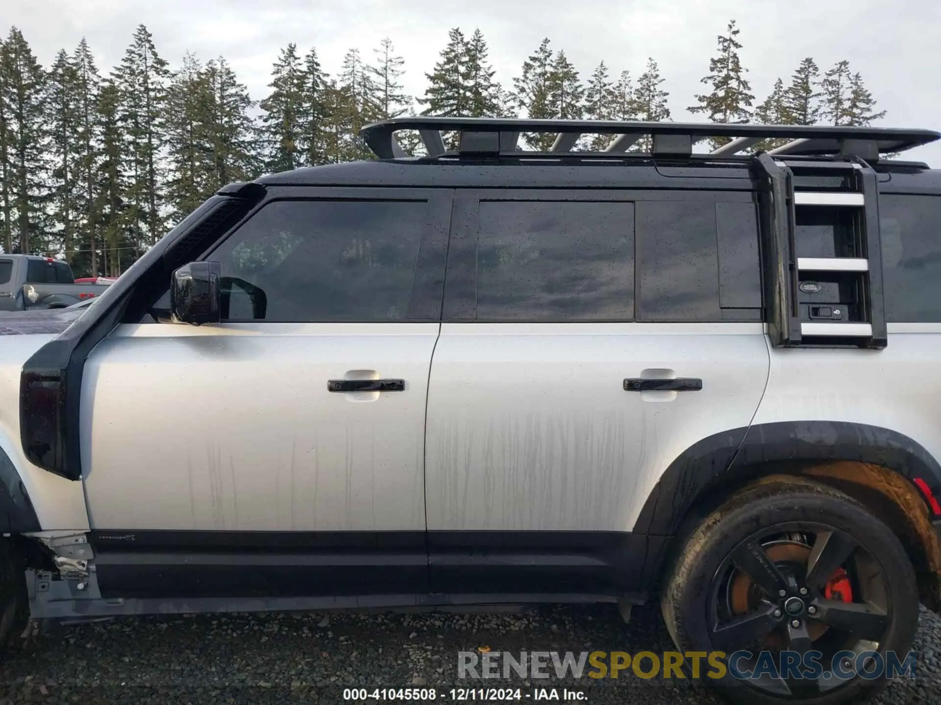 14 fotografías del automóvil dañado SALEXERU6M2038629 LAND ROVER DEFENDER 2021