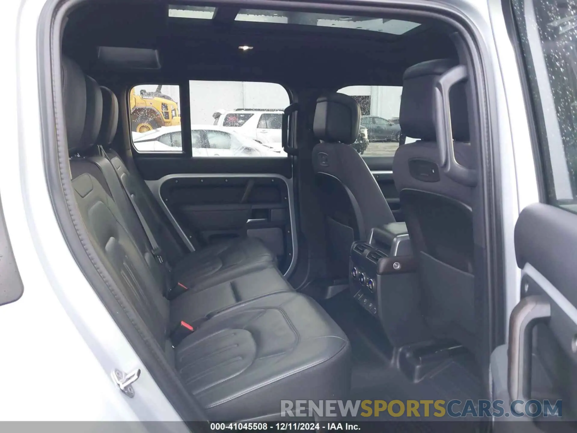 8 fotografías del automóvil dañado SALEXERU6M2038629 LAND ROVER DEFENDER 2021