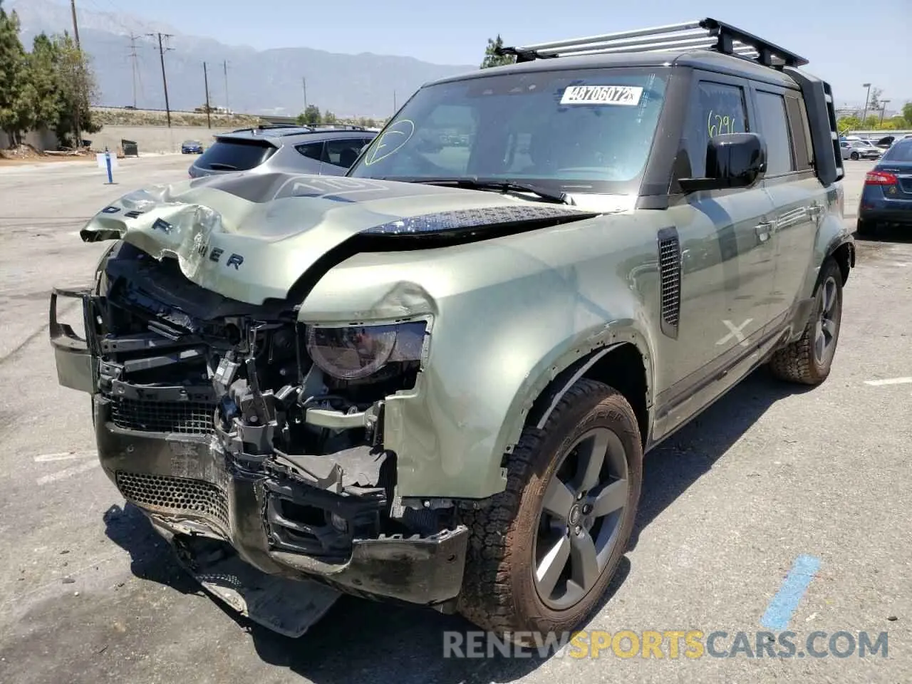 2 fotografías del automóvil dañado SALE27RU7N2096602 LAND ROVER DEFENDER 2022