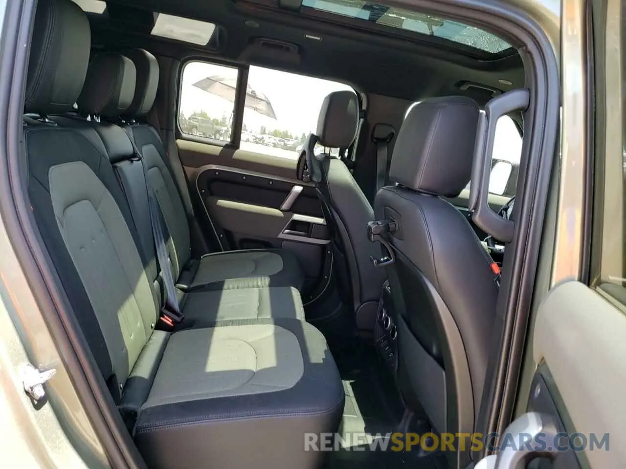 6 fotografías del automóvil dañado SALE27RU7N2096602 LAND ROVER DEFENDER 2022