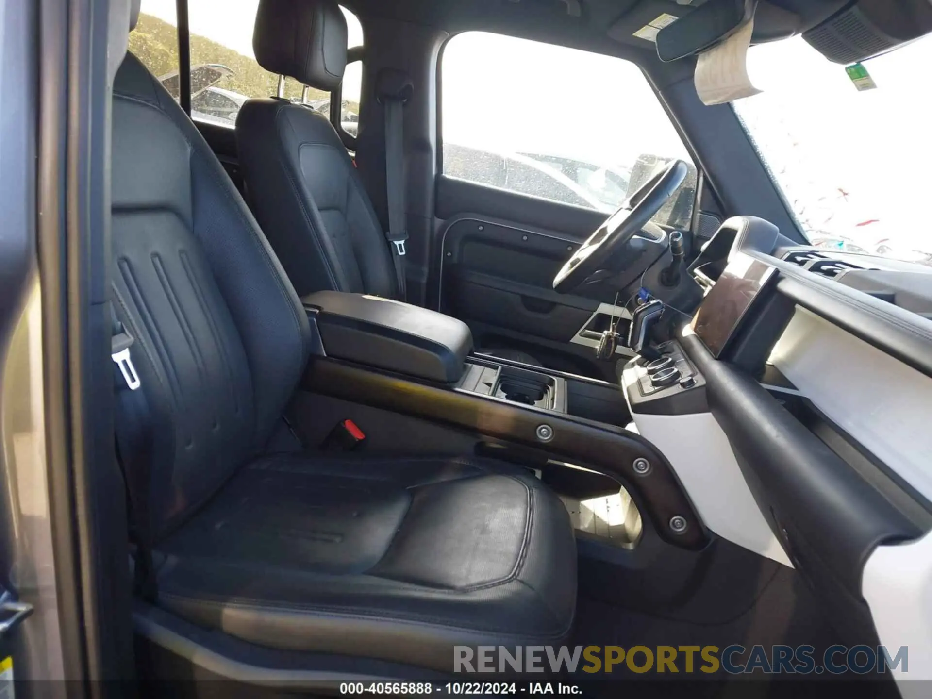 5 fotografías del automóvil dañado SALE37RU1N2067772 LAND ROVER DEFENDER 2022