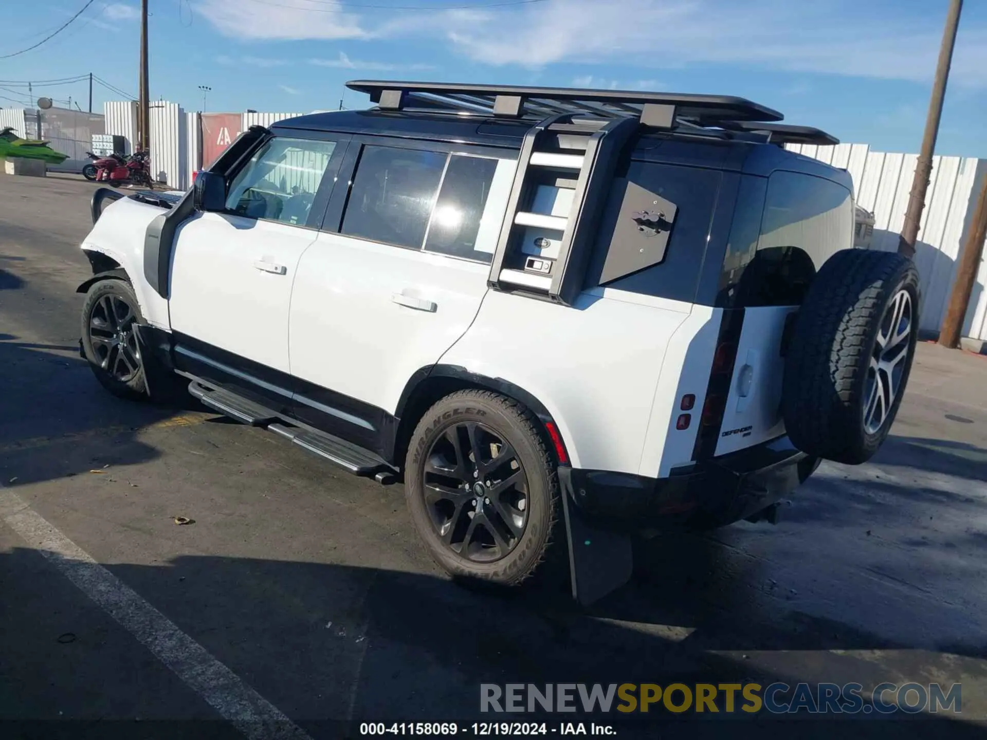 3 fotografías del automóvil dañado SALE3ERU5N2078911 LAND ROVER DEFENDER 2022