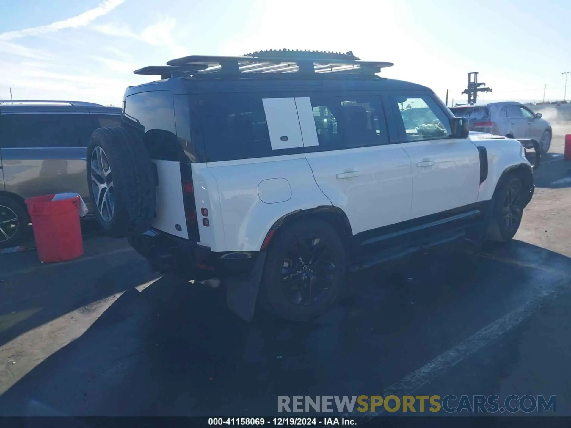 4 fotografías del automóvil dañado SALE3ERU5N2078911 LAND ROVER DEFENDER 2022