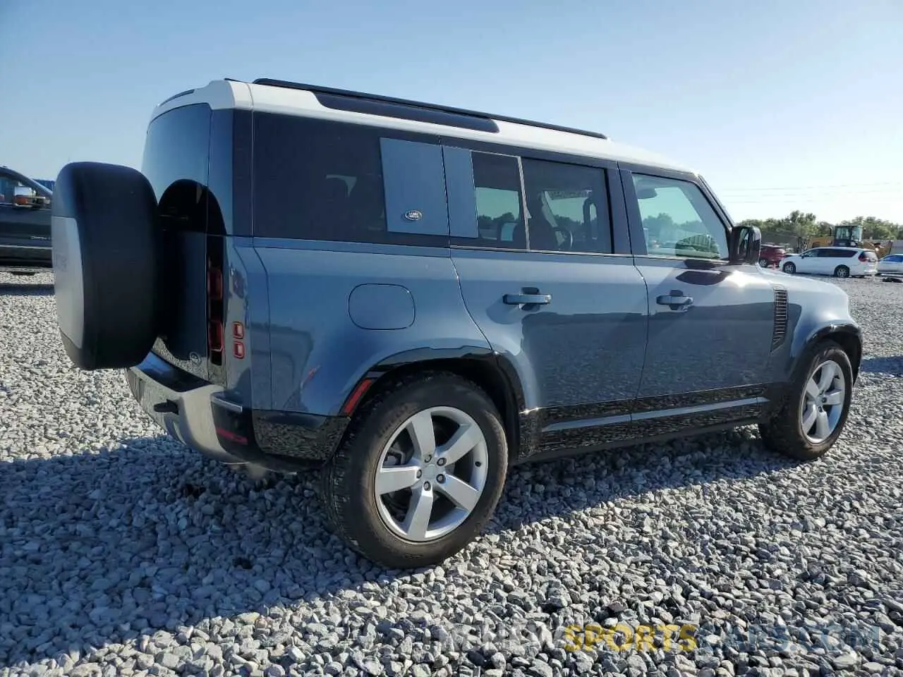 3 fotografías del automóvil dañado SALEPERU8N2067390 LAND ROVER DEFENDER 2022