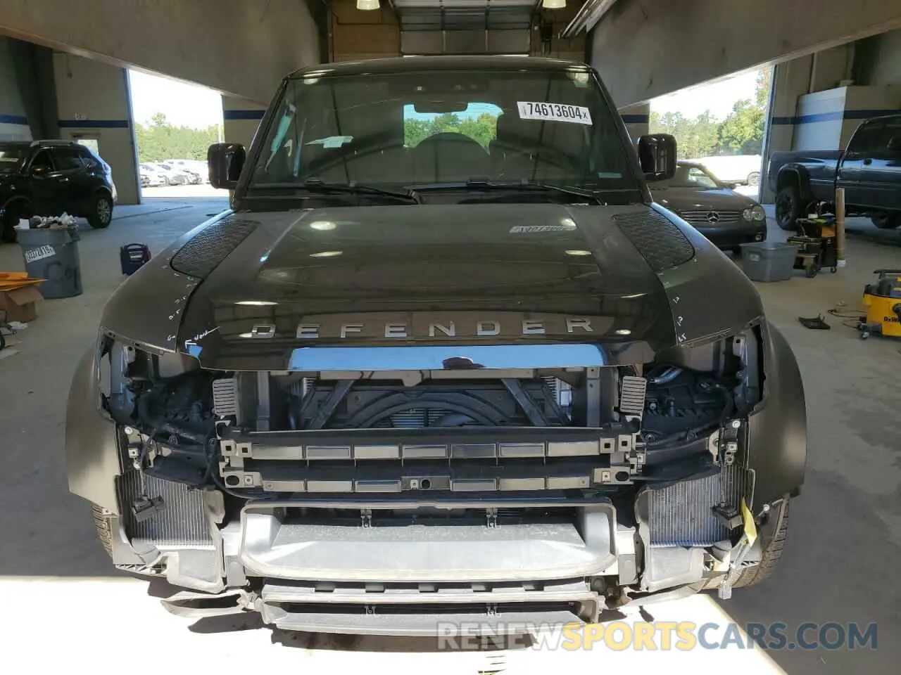 5 fotografías del automóvil dañado SALEWEREXN2107089 LAND ROVER DEFENDER 2022