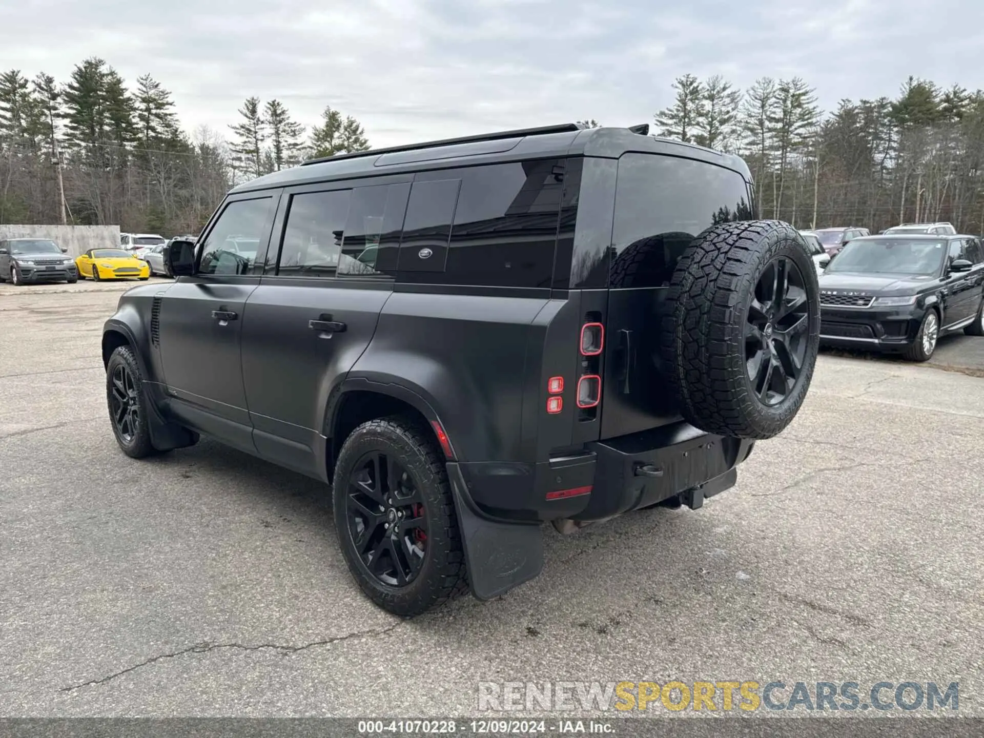 3 fotografías del automóvil dañado SALEX7RU7N2073094 LAND ROVER DEFENDER 2022