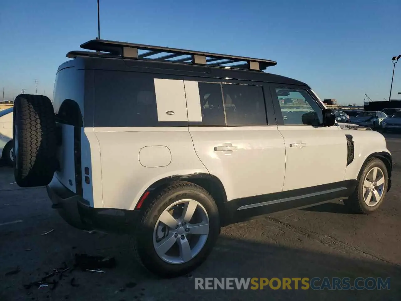 3 fotografías del automóvil dañado SALE27EU2P2174308 LAND ROVER DEFENDER 2023
