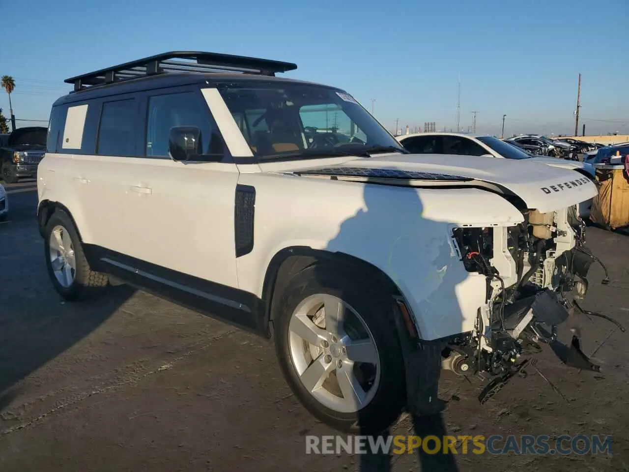 4 fotografías del automóvil dañado SALE27EU2P2174308 LAND ROVER DEFENDER 2023
