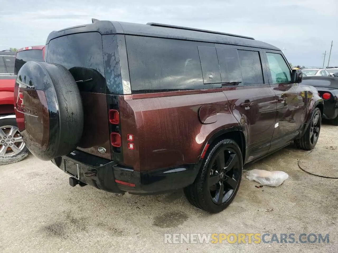 3 fotografías del automóvil dañado SALE2FEUXP2203144 LAND ROVER DEFENDER 2023