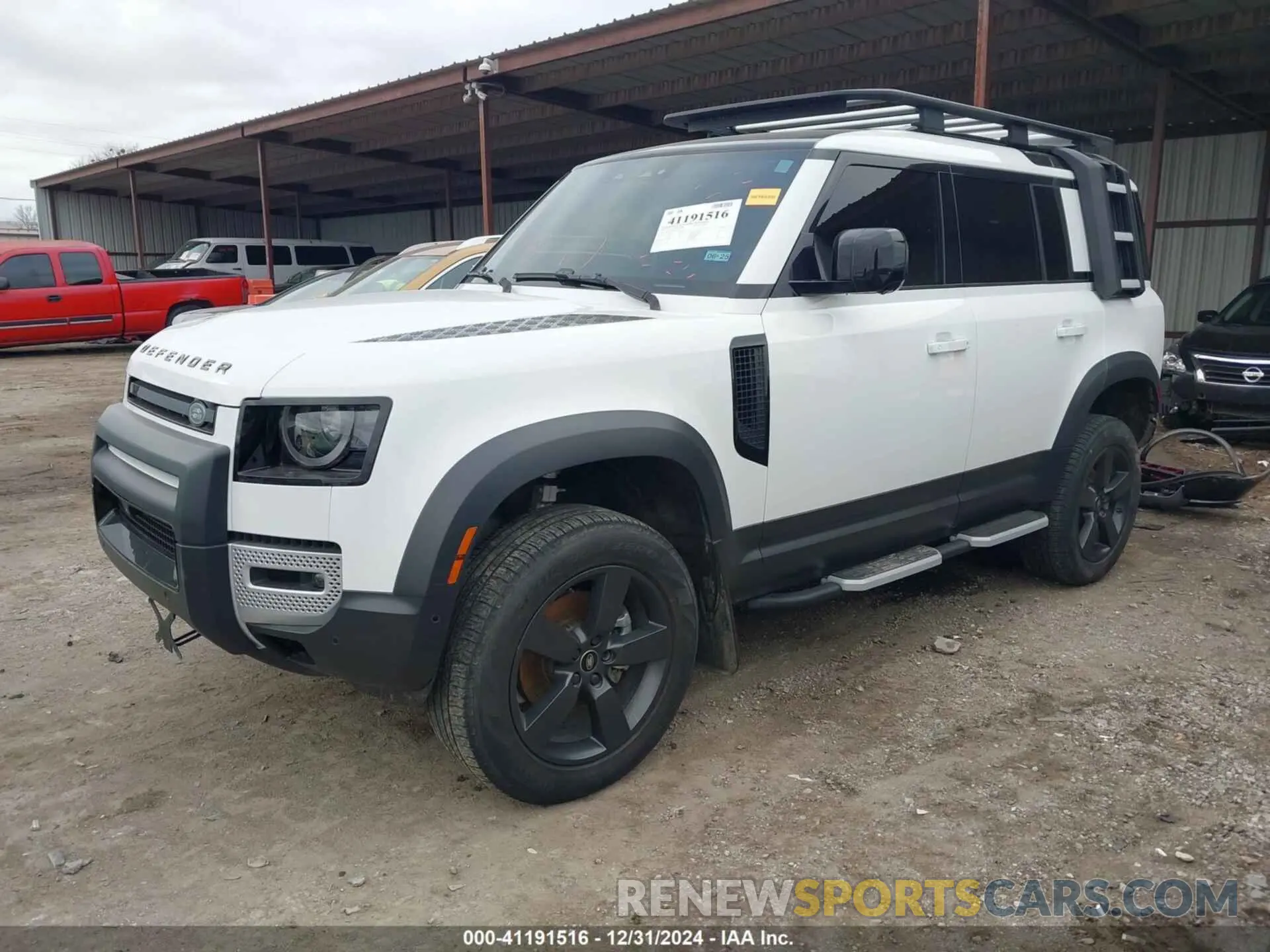 2 fotografías del automóvil dañado SALEJ7EX0P2110720 LAND ROVER DEFENDER 2023