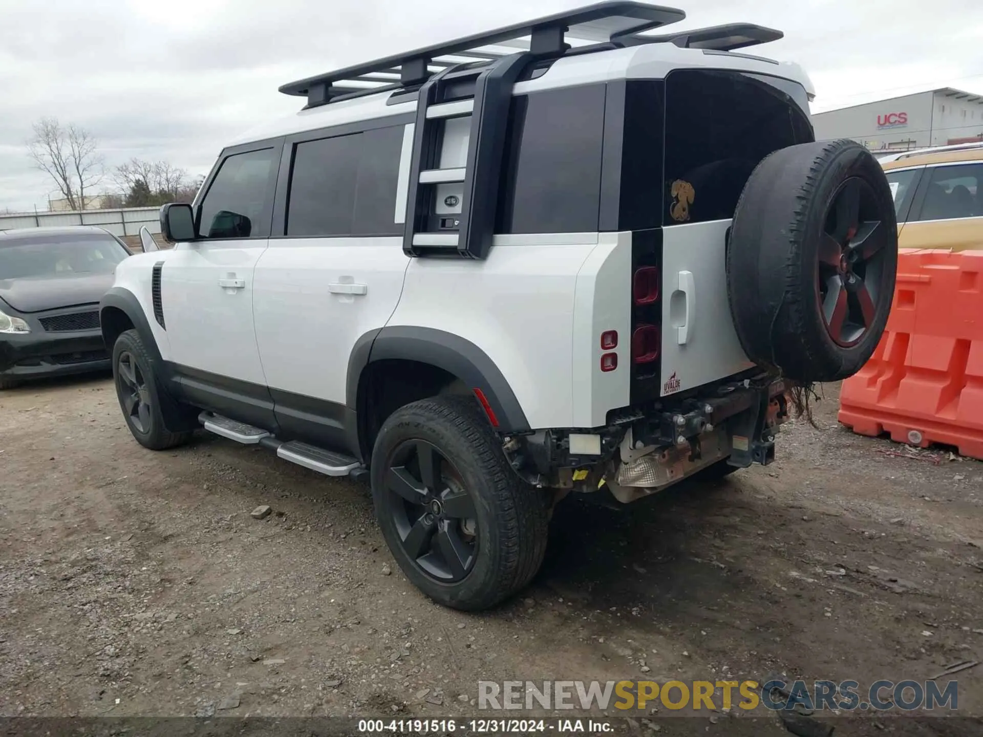 3 fotografías del automóvil dañado SALEJ7EX0P2110720 LAND ROVER DEFENDER 2023
