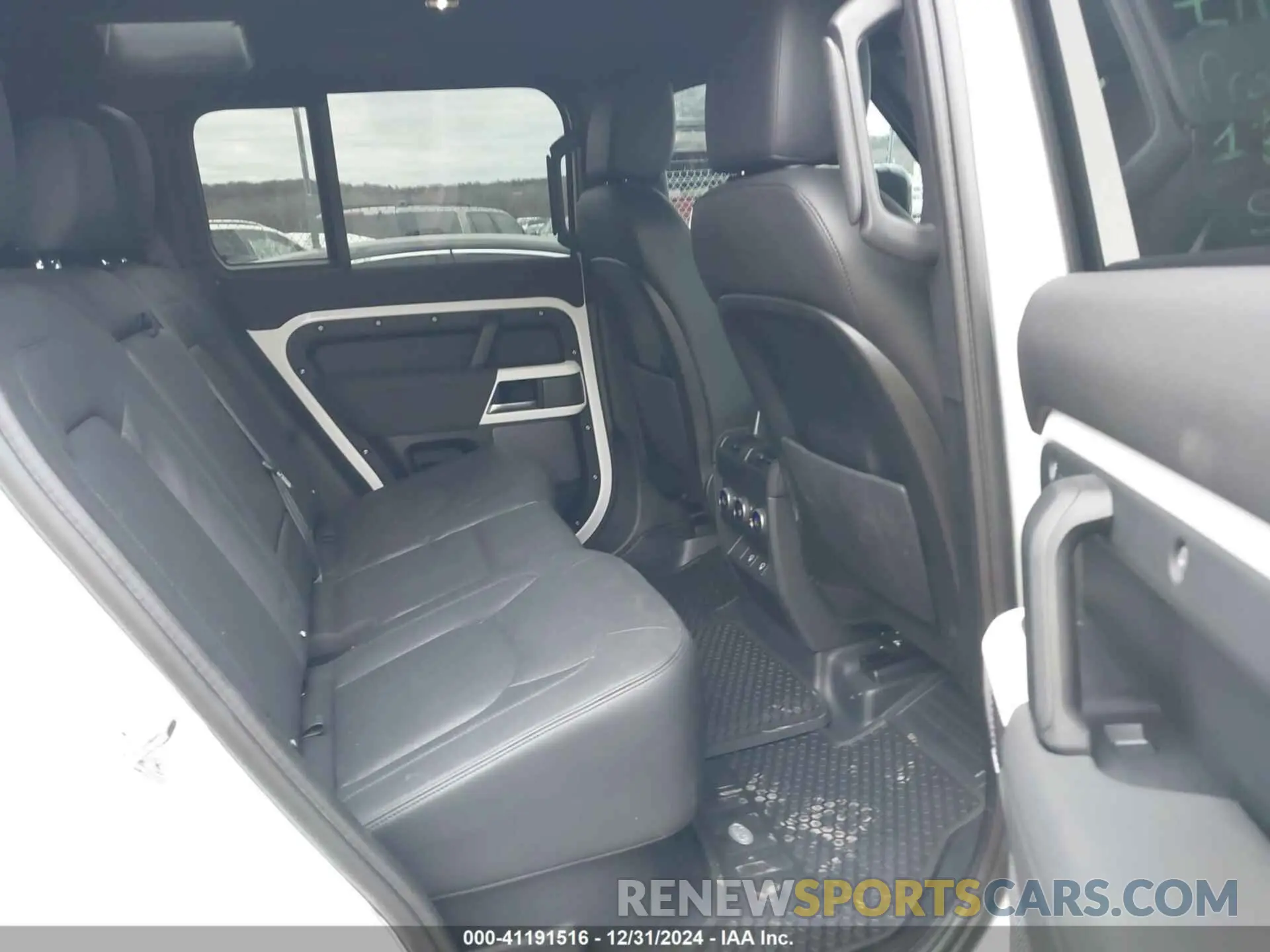 8 fotografías del automóvil dañado SALEJ7EX0P2110720 LAND ROVER DEFENDER 2023