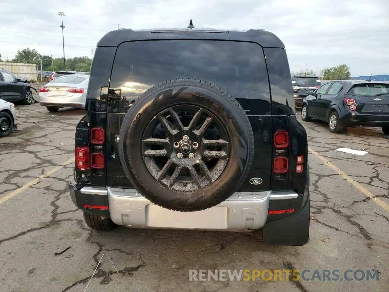 6 fotografías del automóvil dañado SALEJ7EX2P2240661 LAND ROVER DEFENDER 2023