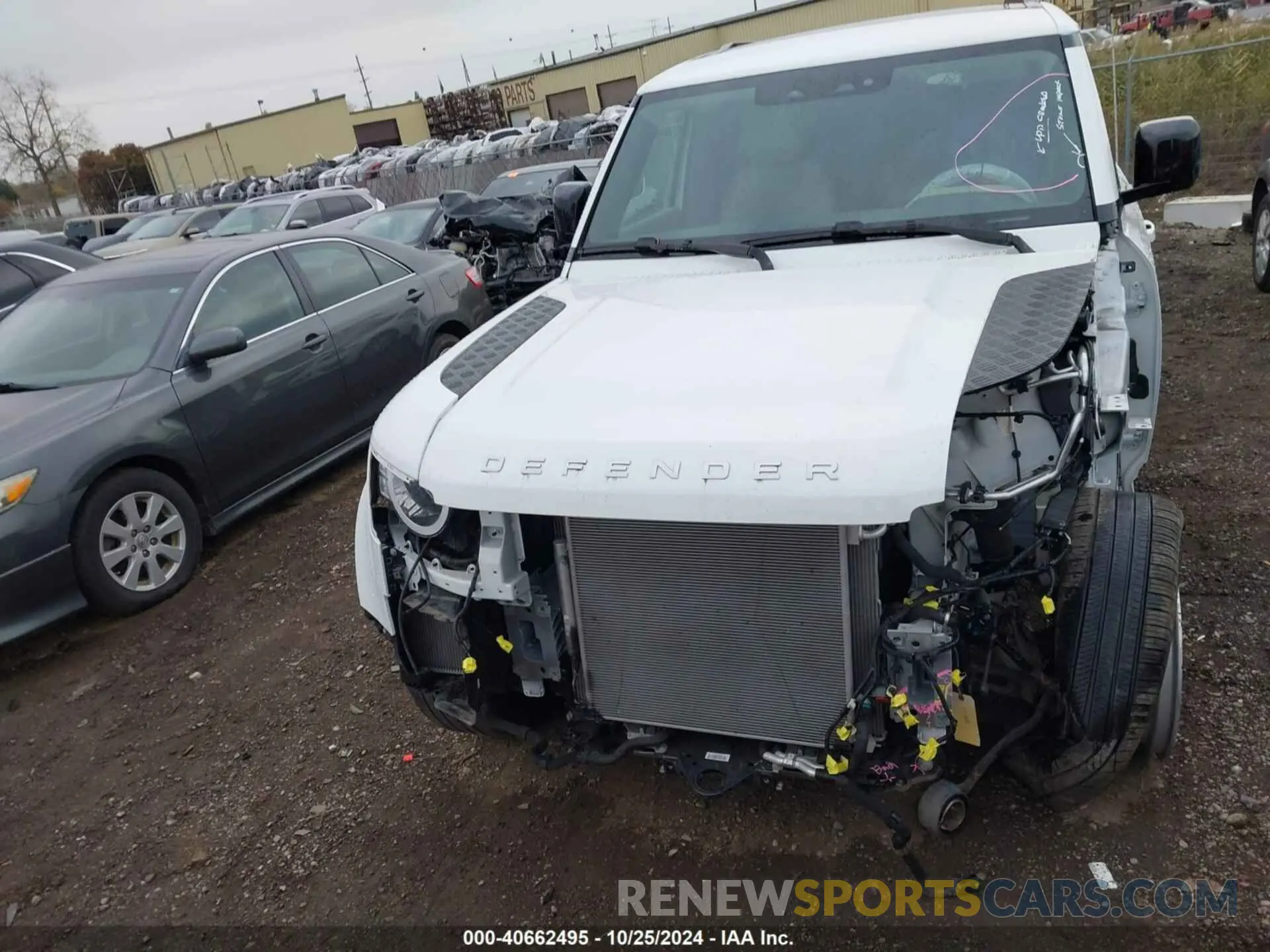 13 fotografías del automóvil dañado SALEJ7EX7P2148736 LAND ROVER DEFENDER 2023