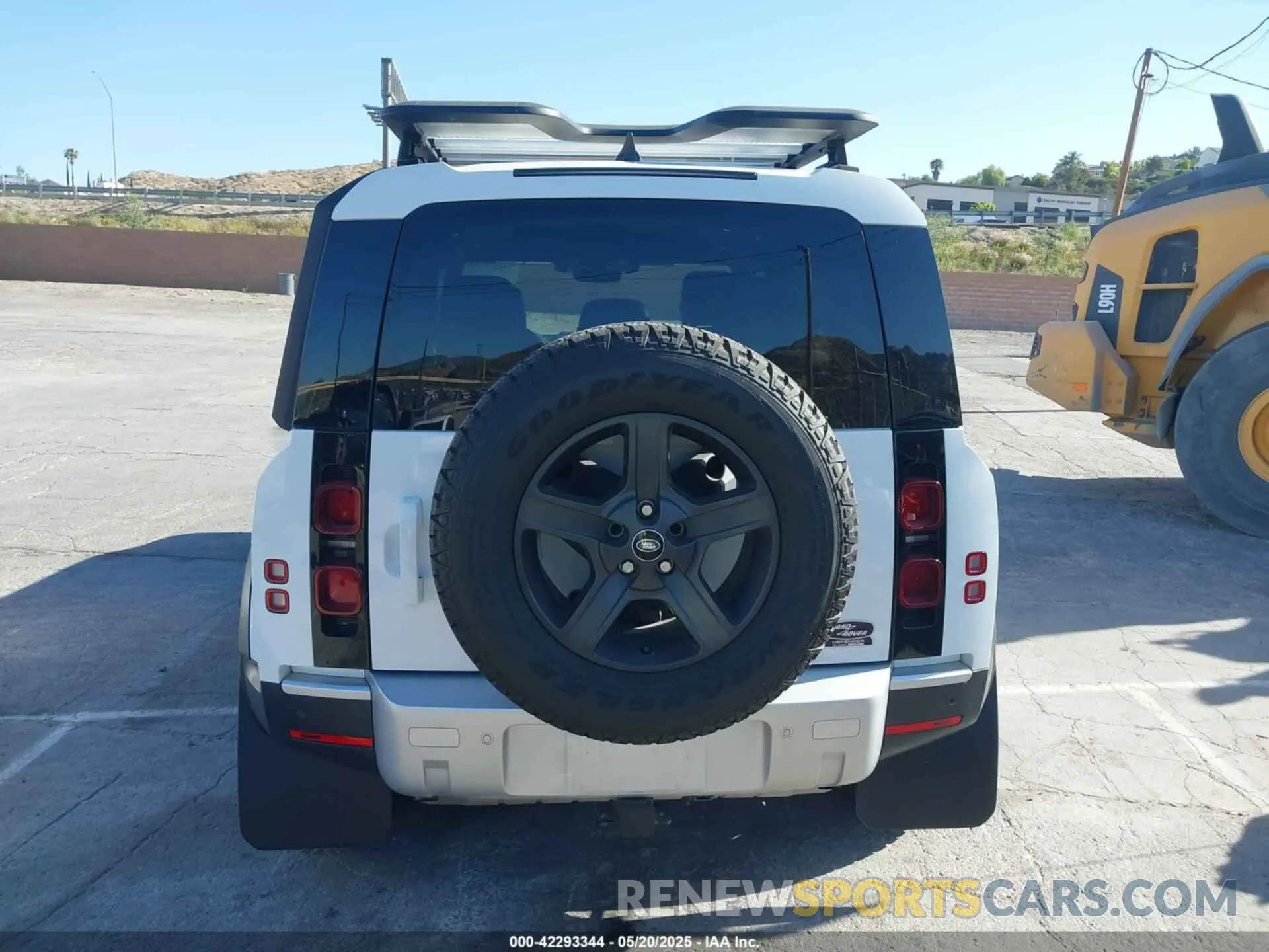 16 fotografías del automóvil dañado SALEJ7EX8P2110657 LAND ROVER DEFENDER 2023