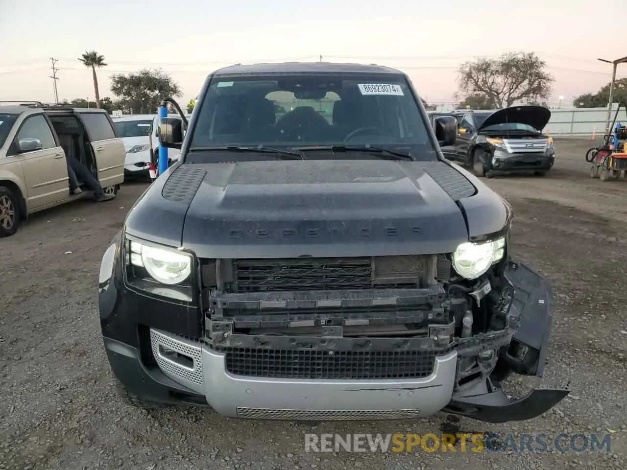 5 fotografías del automóvil dañado SALEK7EX2P2143408 LAND ROVER DEFENDER 2023