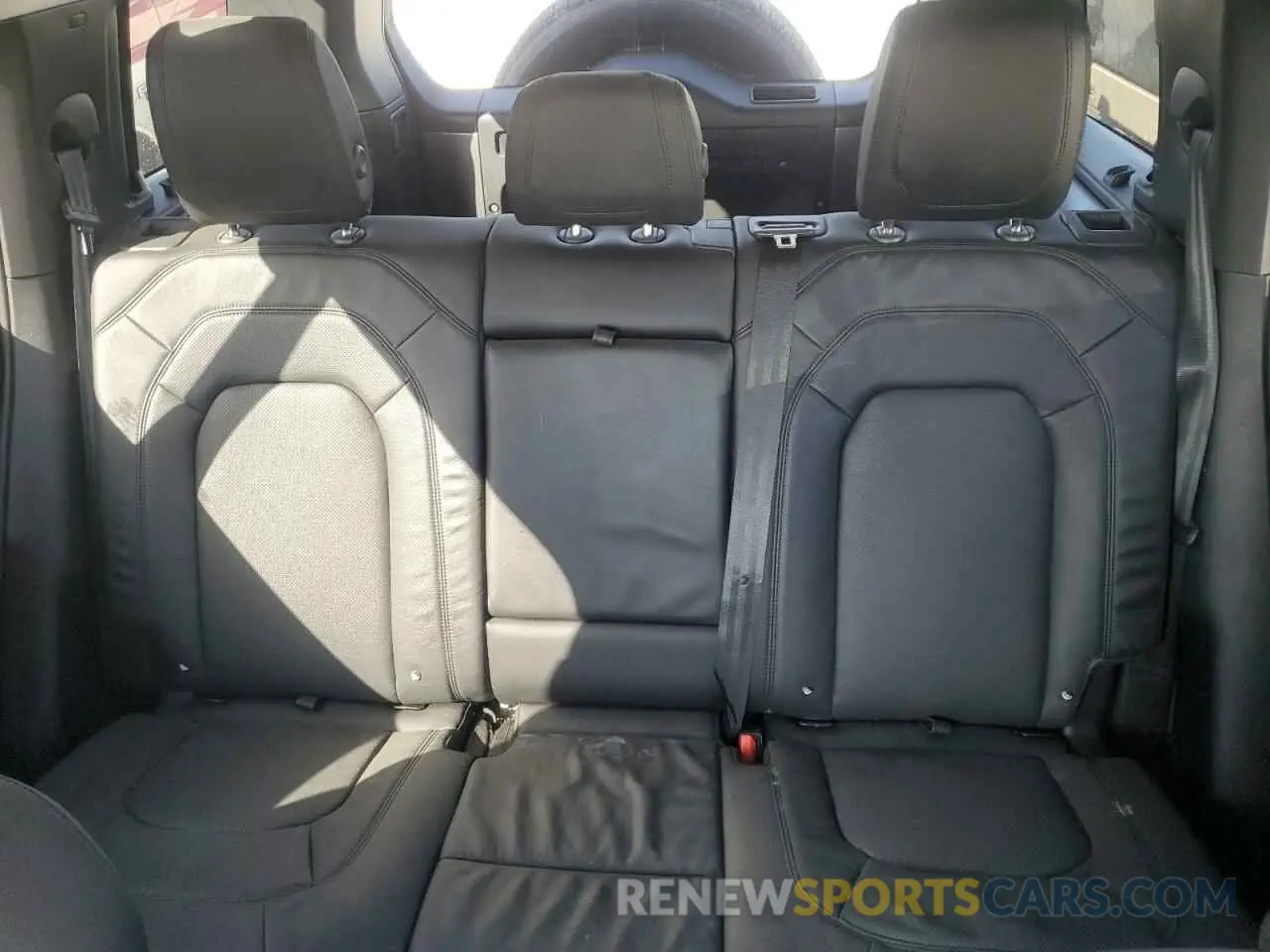 10 fotografías del automóvil dañado SALEP7EU5P2215127 LAND ROVER DEFENDER 2023