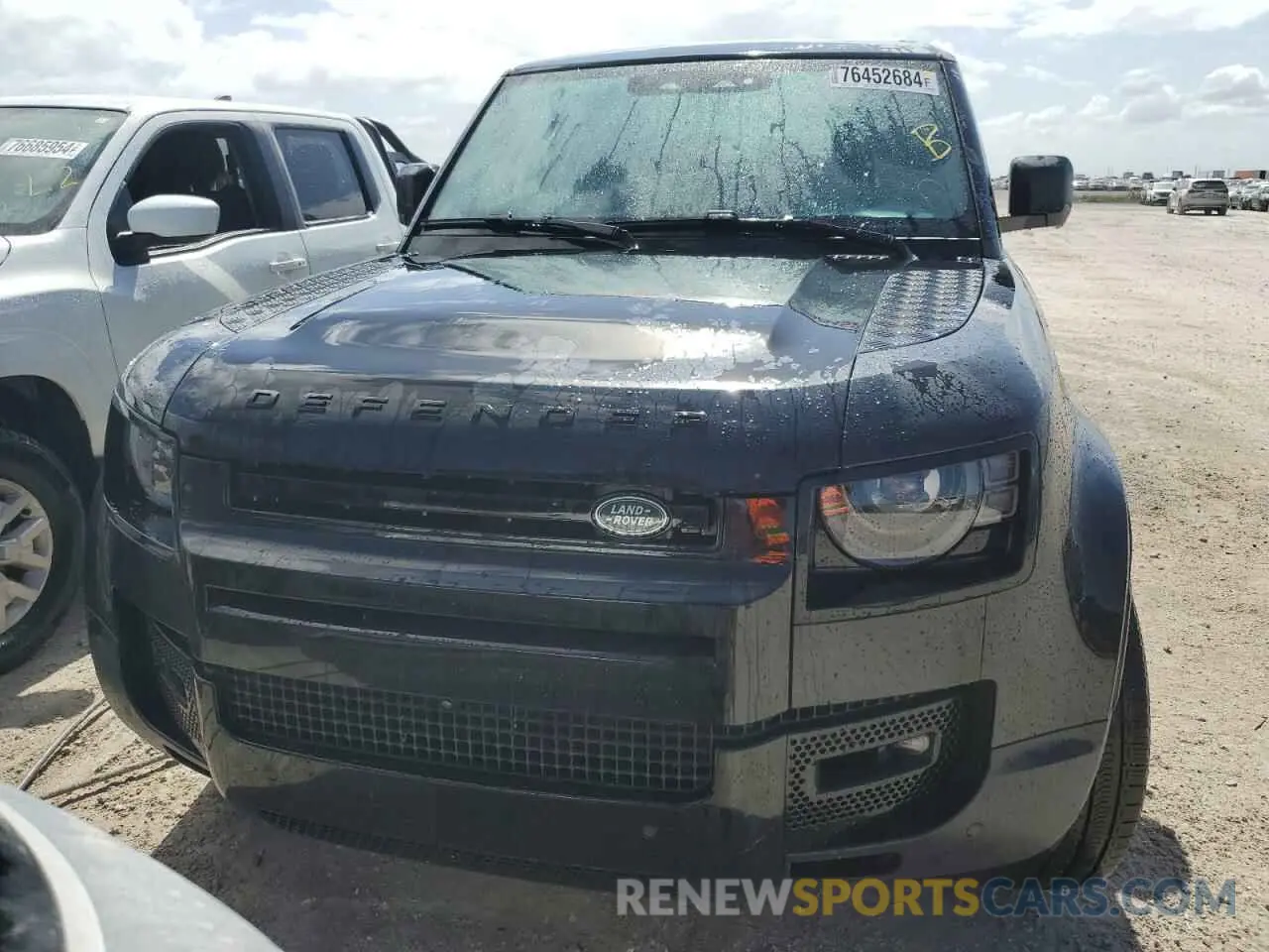5 fotografías del automóvil dañado SALEPFEU1P2234459 LAND ROVER DEFENDER 2023