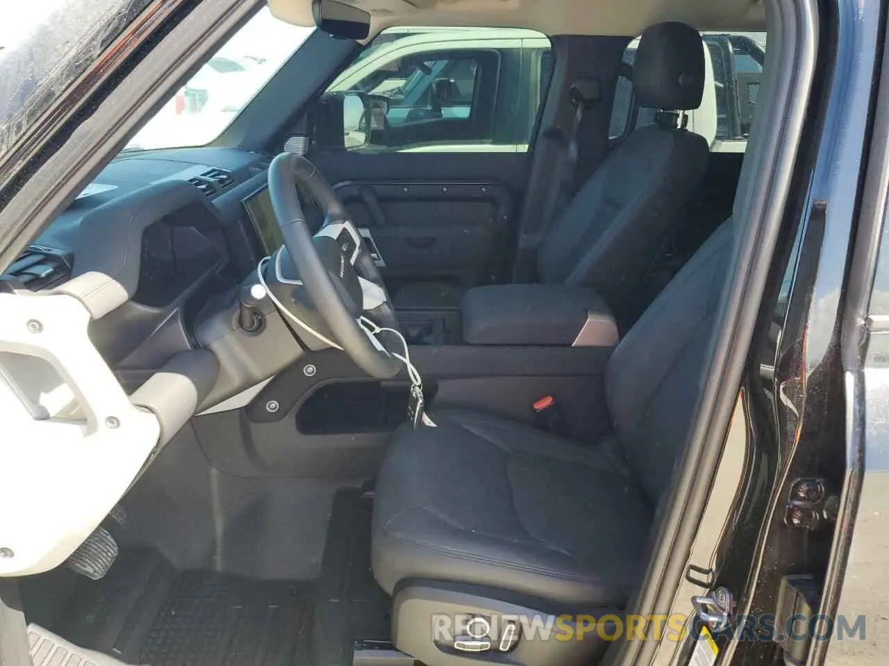 7 fotografías del automóvil dañado SALEPFEU1P2234459 LAND ROVER DEFENDER 2023